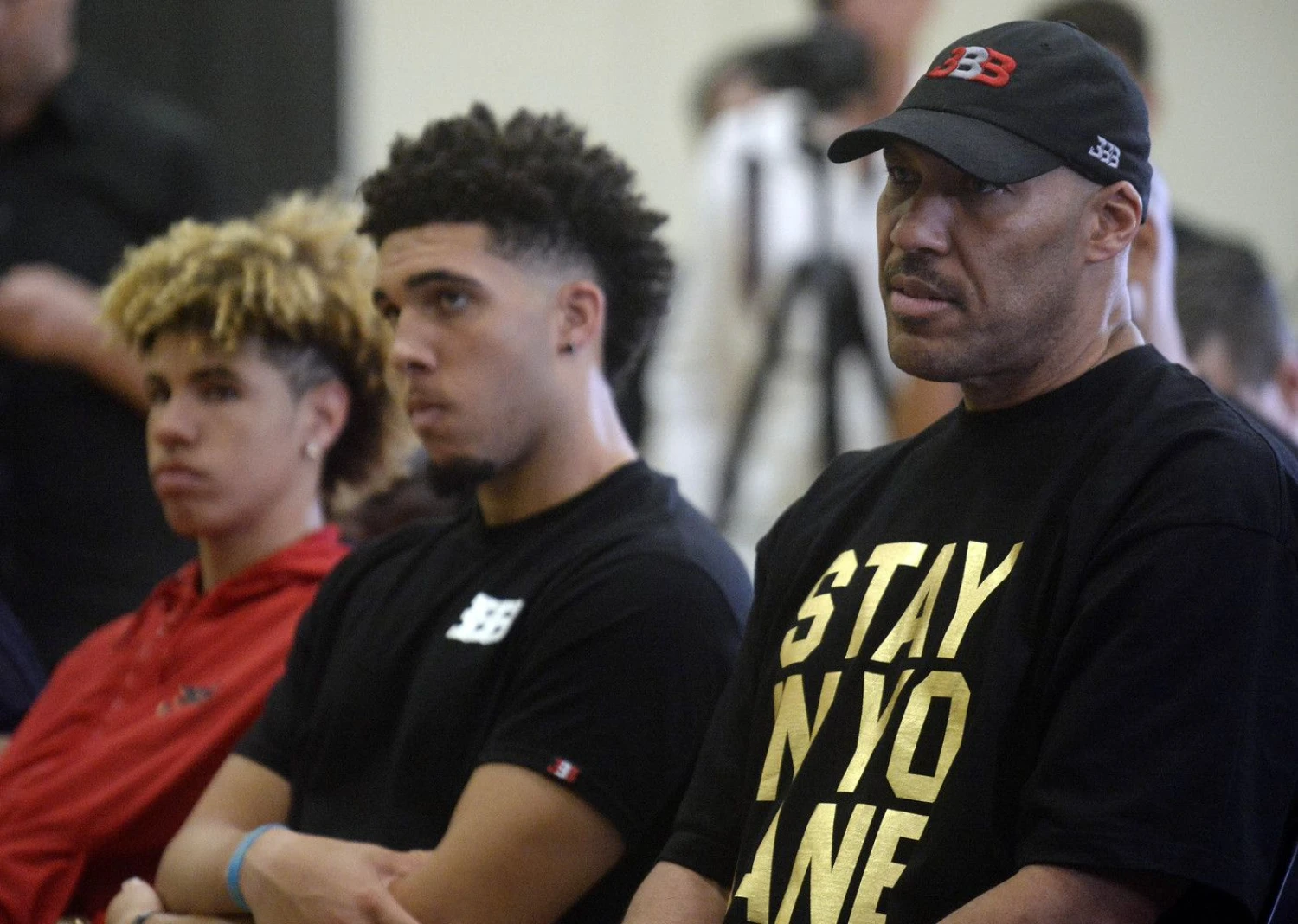 Iš kairės: LaMelo, LiAngelo ir LaVaras Ballai. 
Gary A. Vasquezo („Reuters“/„Scanpix“) nuotr.