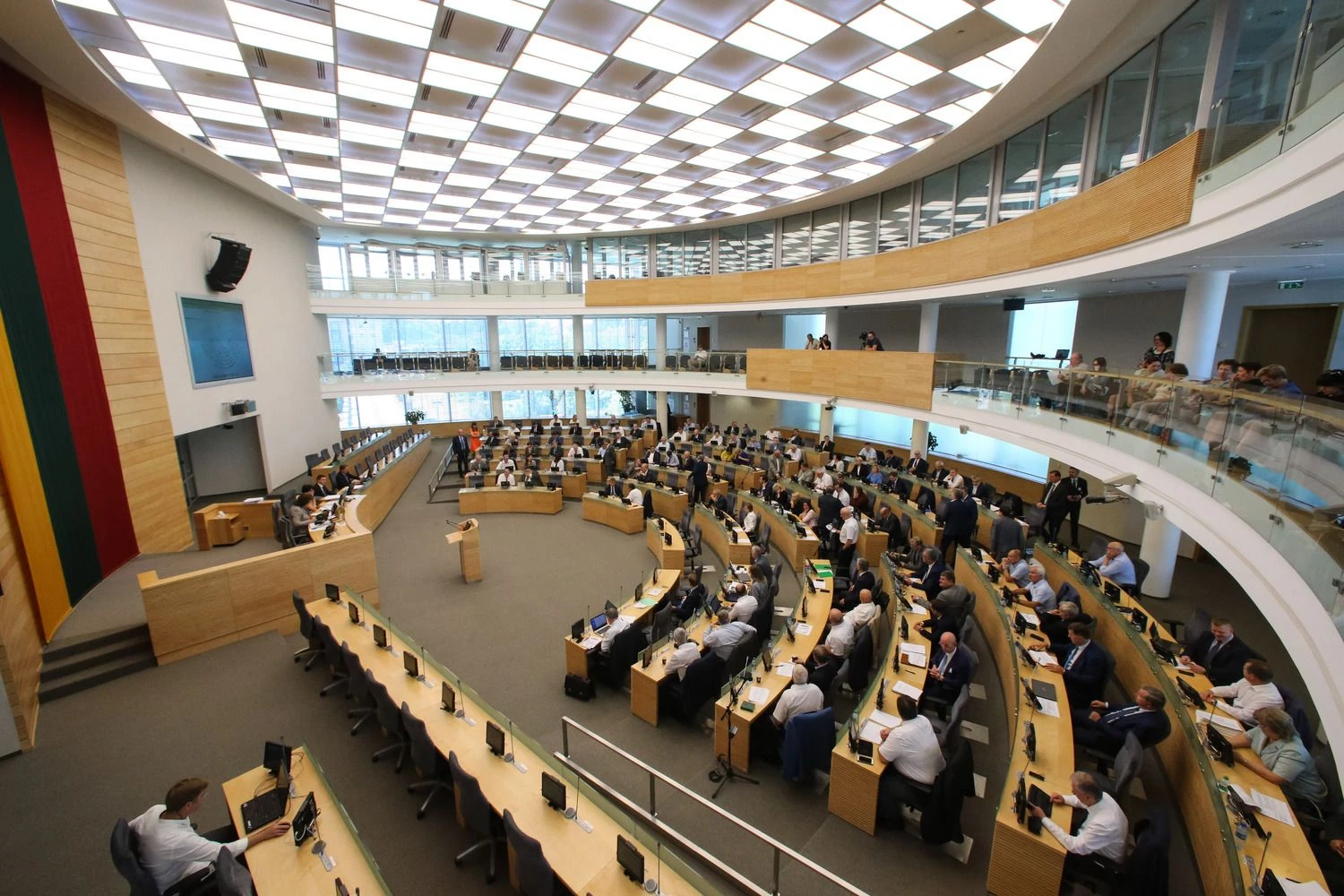 Vienas neeilinis Seimo posėdis rengiamas opozicijos iniciatyva, kitas - valdančiųjų. Vladimiro Ivanovo (VŽ) nuotr.