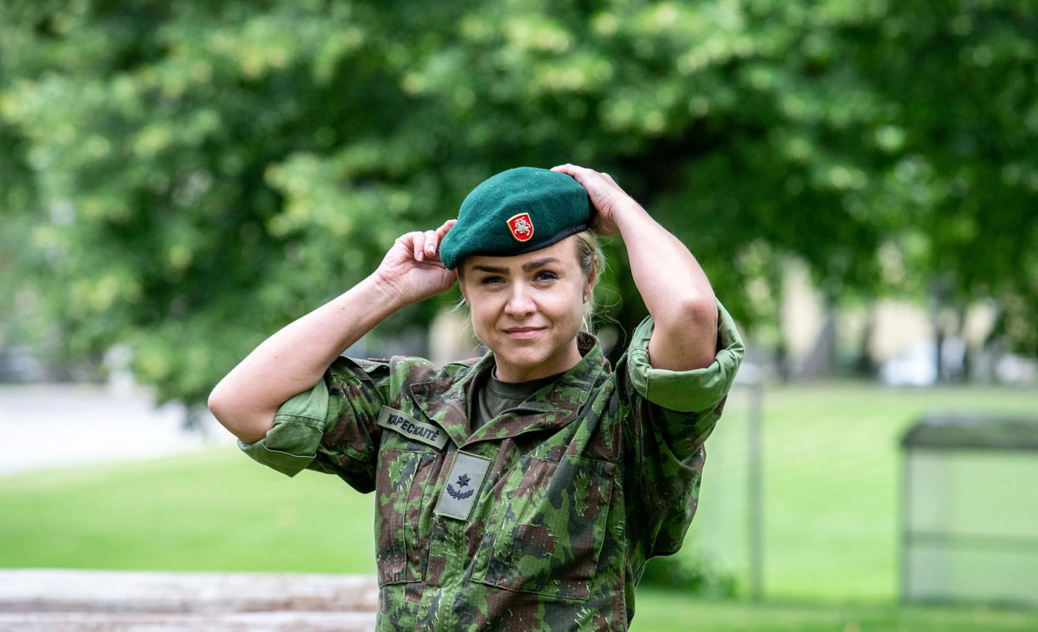 „Netikiu darbo ir poilsio balansu. Manau, kad tie, kas nori profesinėje srityje pasiekti daug, turi kažką aukoti“, – sako mjr. Rosita Kanapeckaitė, Generolo Jono Žemaičio Lietuvos karo akademijos Lyderystės mokymo centro vyr. psichologė. Juditos Grigelytės (VŽ) nuotr.