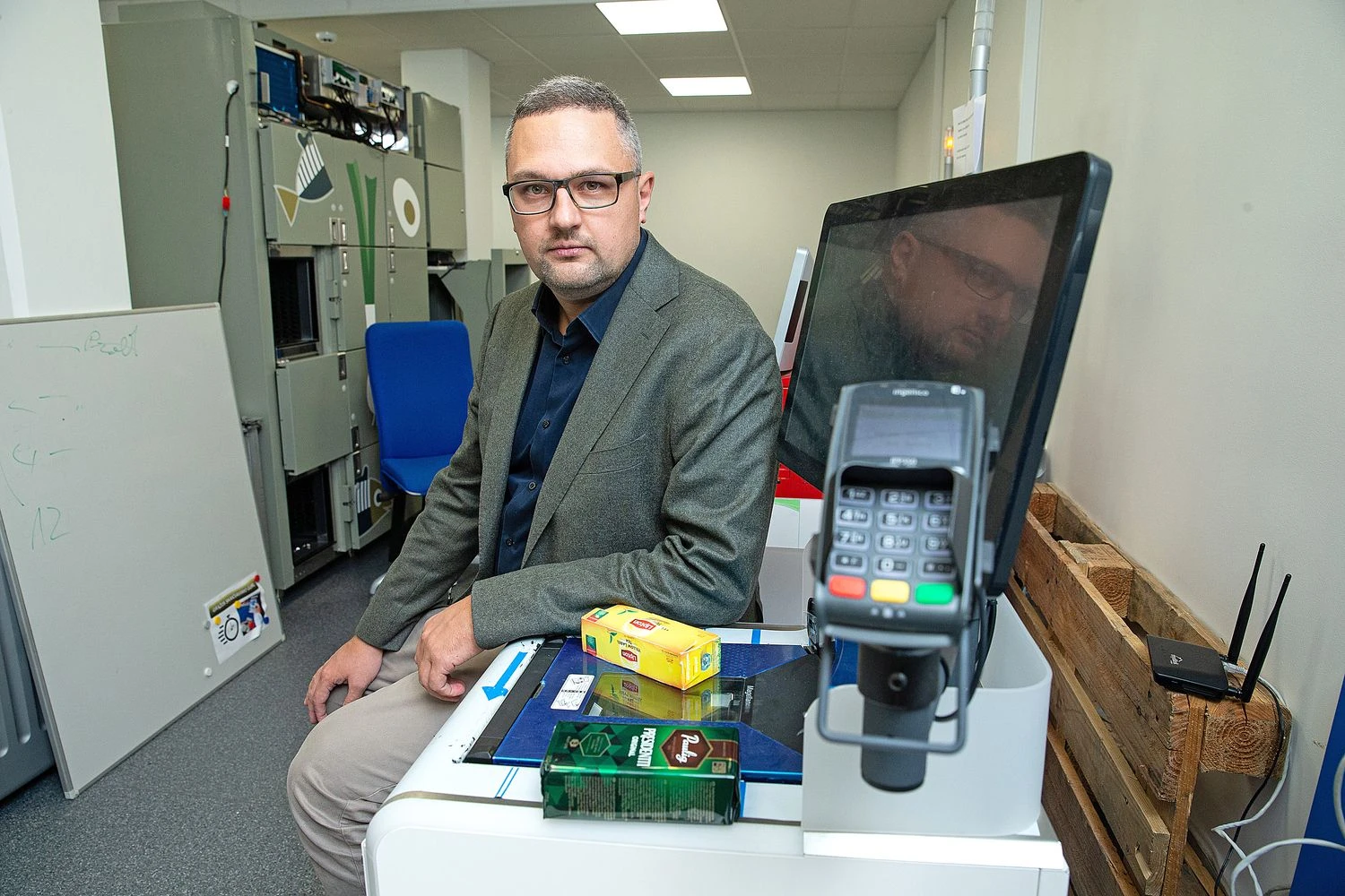 Andrius Kalašinskas, „StrongPoint“ globalių produktų vadovas: „Iš viso turime apie 6.000 prekių išdavimo automatų. Pačias mašinas gaminame Švedijoje, o programinę įrangą ir produkto strategiją vystome Lietuvoje.“ Vladimiro Ivanovo (VŽ) nuotr.