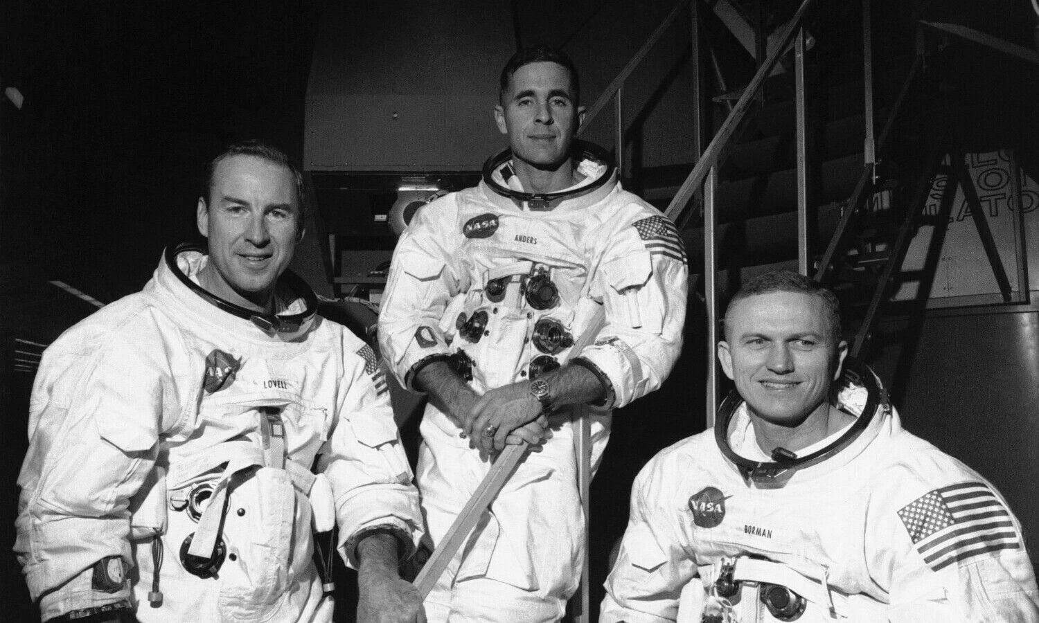 „Apollo 8“ astronautai (iš kairės): James'as Lovellis, Williamas Andersas, Frankas Bormanas. Kennedy kosmoso centras, Florida, 1968 m. gruodžio 18 d. AP / „Scanpix“ nuotr.