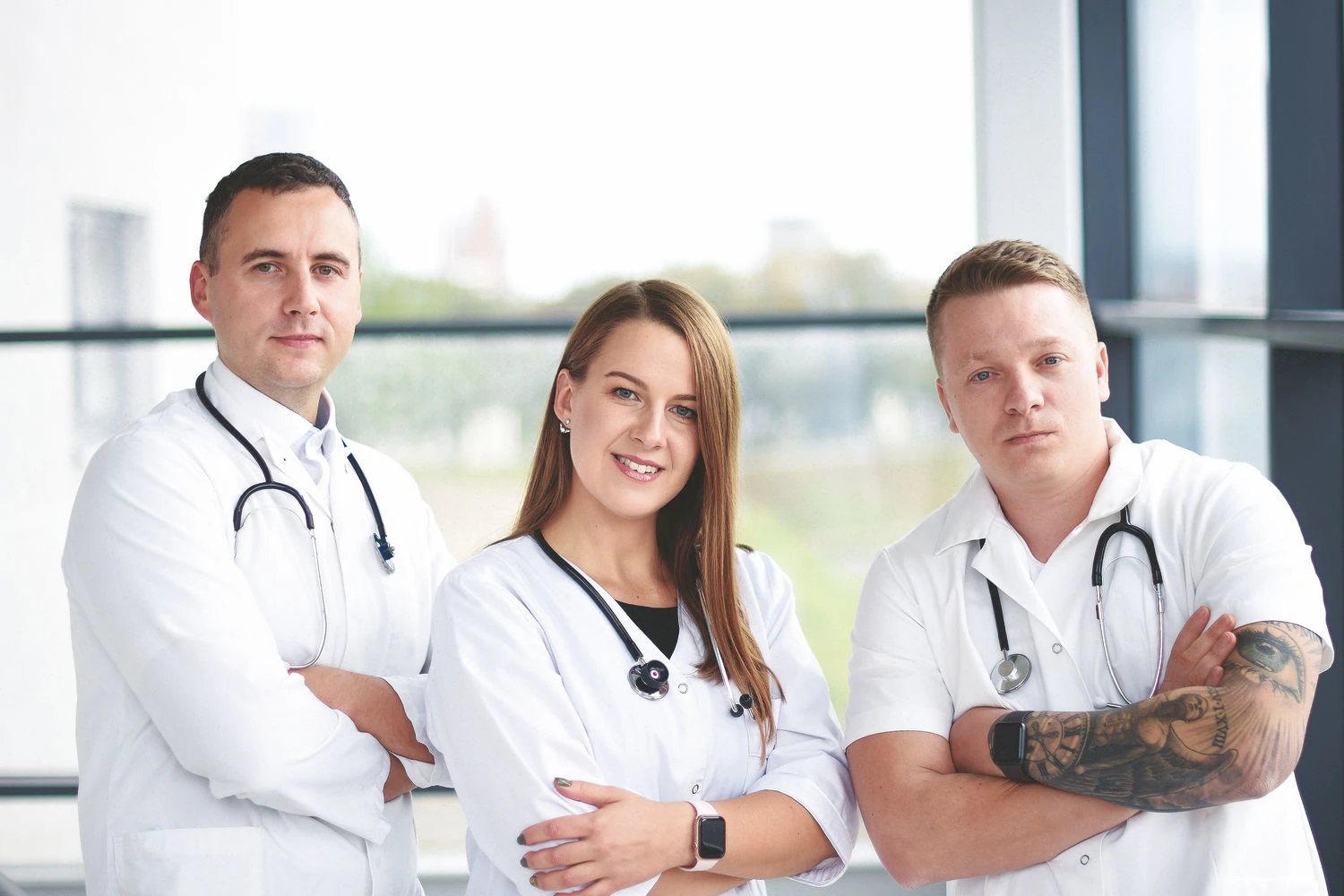 Benas Valančius, Alina Vengalytė, Deividas Šliažas (dešinėje), dizaino paslaugų platformos  „Doctor Idea“ įkūrėjai. Bendrovės nuotr.