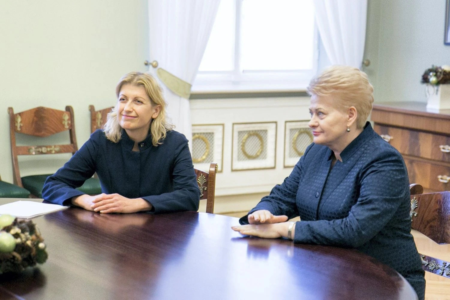 Prezidentė susitiko su kultūros ministre Liana Ruokytė-Jonsson. Juliaus Kalinsko (15min.lt) nuotr.
