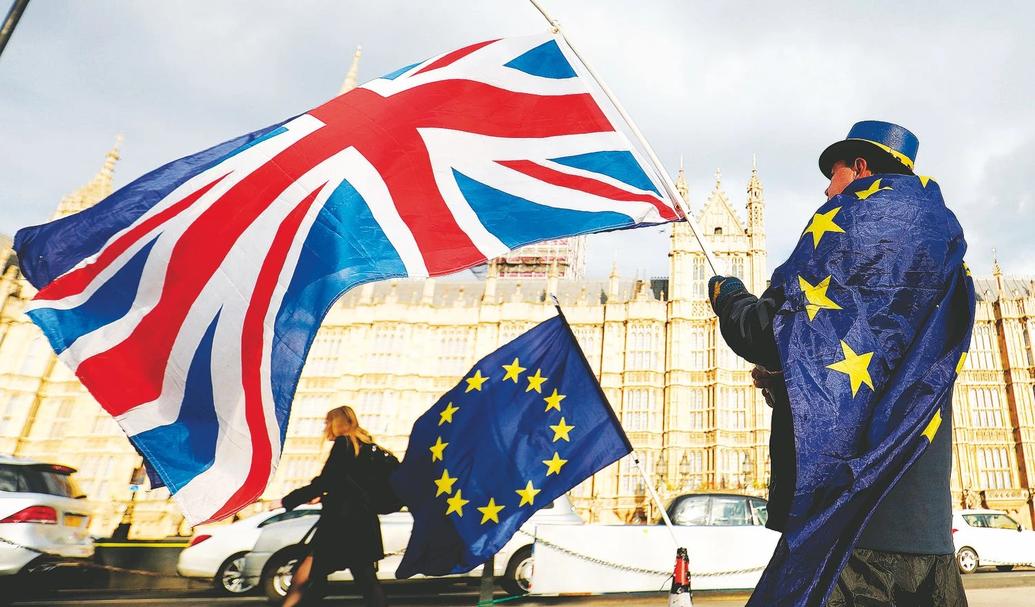 Britai žongliruoja trimis skirtingais scenarijais vienu metu. Tolgos Akmeno (AFP / „Scanpix“) nuotr. 