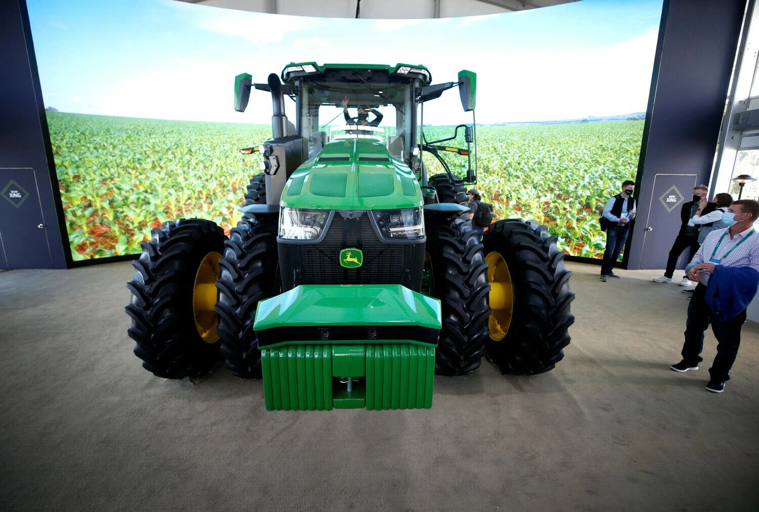 „John Deere“ traktorius CES parodoje. Steve Marcuso („Reuters“/„Scanpix“) nuotr.