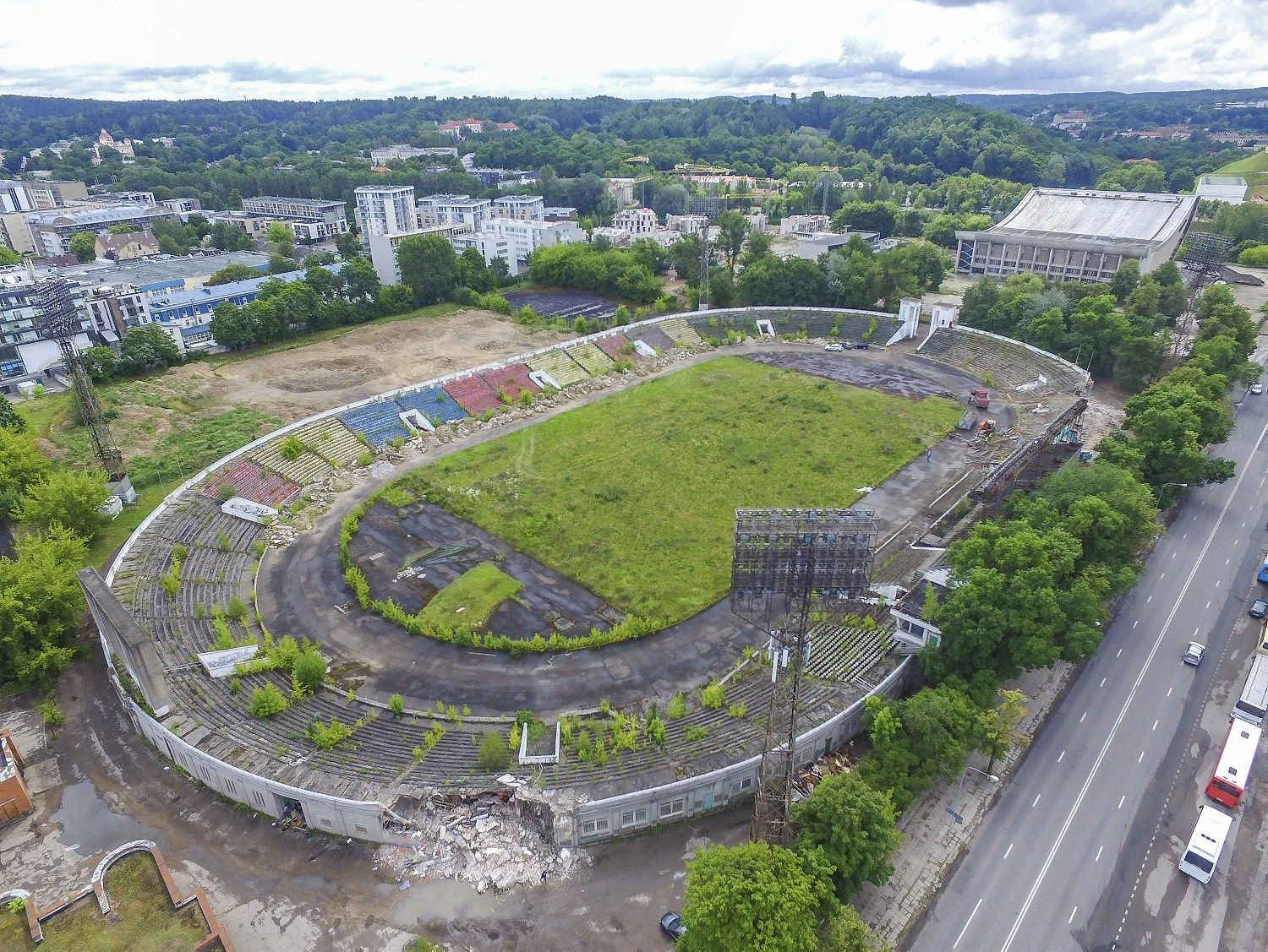Griaunamas „Žalgirio“ stadionas. Luko Balandžio („15min.lt“ / „Scanpix“) nuotr.
