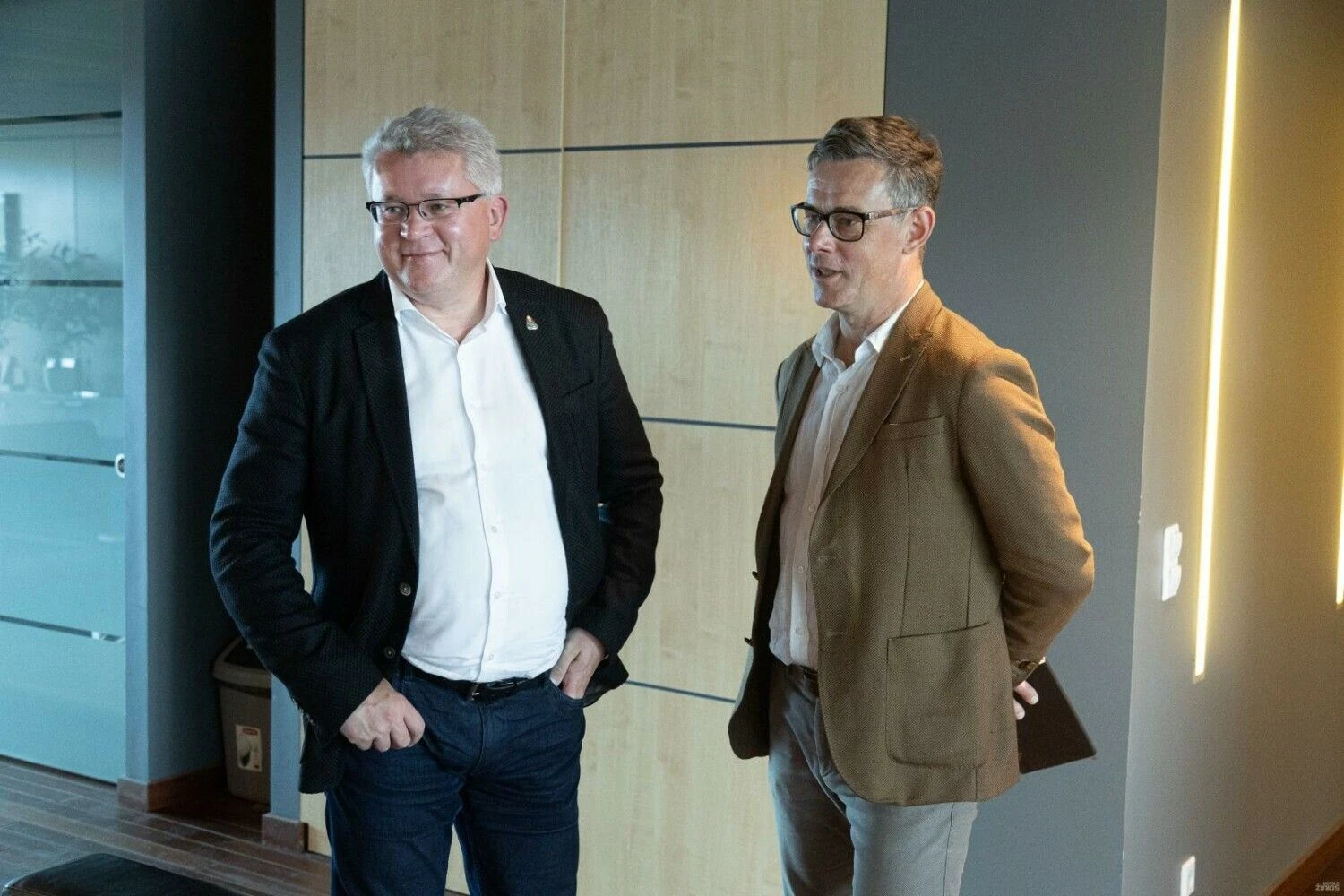 Gintautas Piragius, kredito unijos „Saulėgrąža“ vadovas ir Audrius Žiugžda, „Savy“ direktorius. Vladimiro Ivanovo (VŽ) nuotr.