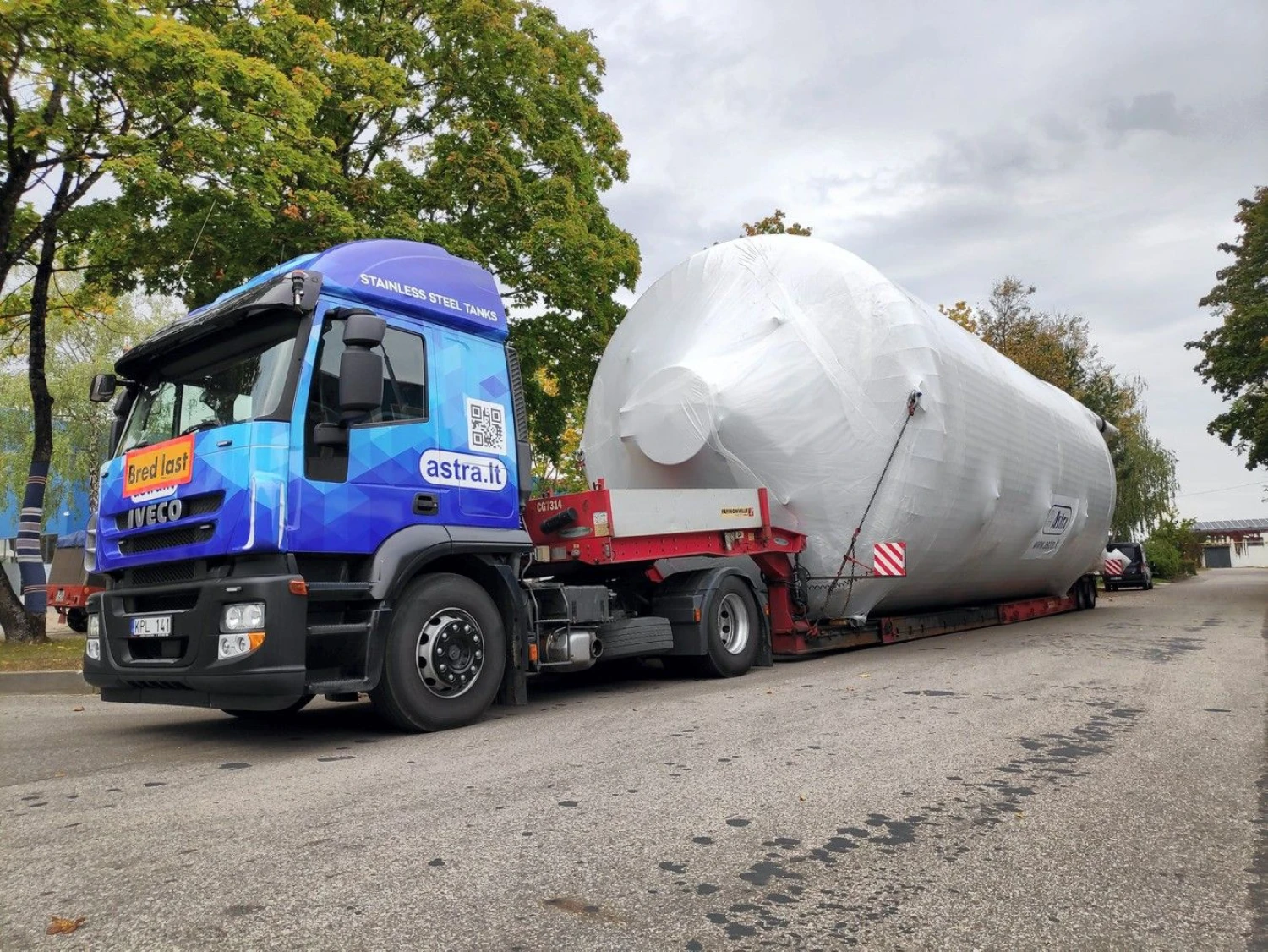 5,26 m skersmens slėginis indas iškeliauja klientui į Latviją.