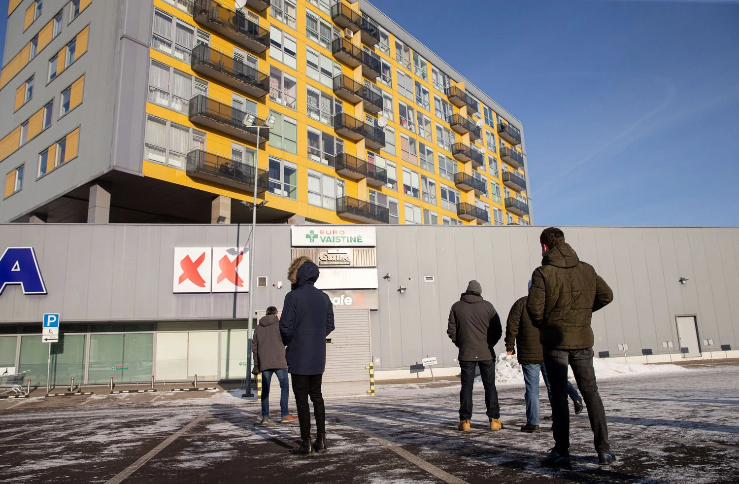 Gyvenanajame name Vilniuje, Gabijos g. 30, įtrūko siena. Juditos Grigelytės (VŽ) nuotr.