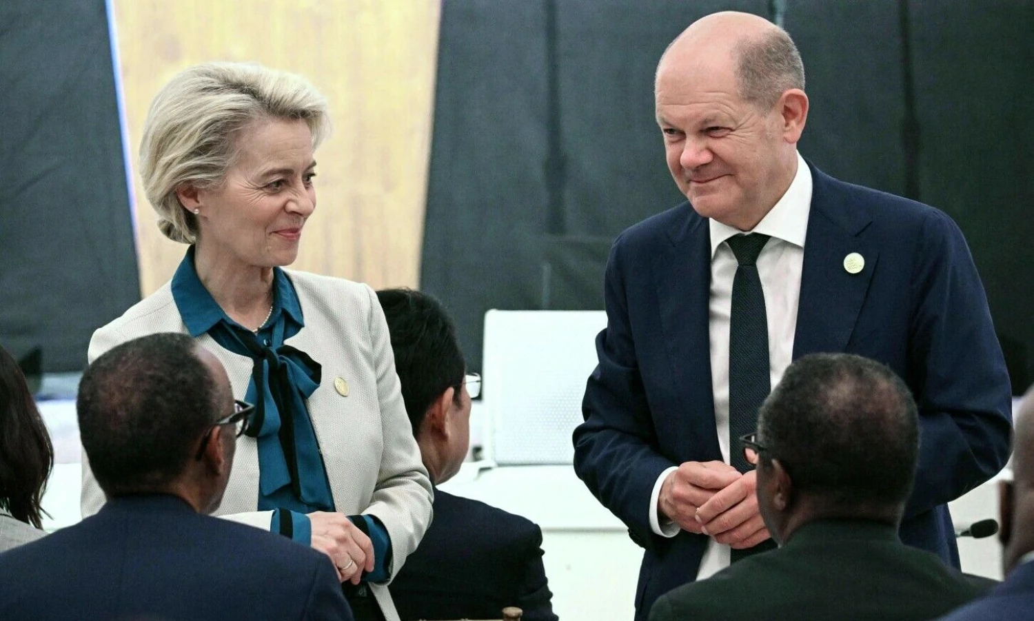 Europos Komisijos pirmininkė Ursula von der Leyen ir Vokietijos kancleris Olafas Scholzas. Ludoviciaus Marino (AFP /„Scanpix“) nuotr.