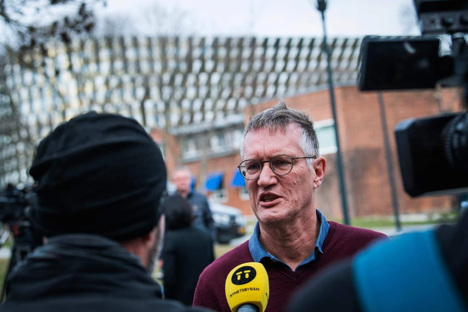 Svarbiausias valstybės veidas šioje krizėje yra vyriausiasis epidemiologas Andersas Tegnellis, sudarantis ne tipinio biurokrato, bet „mokslininko“ įspūdį. Jonathano Nackstrando (AFP) nuotr.