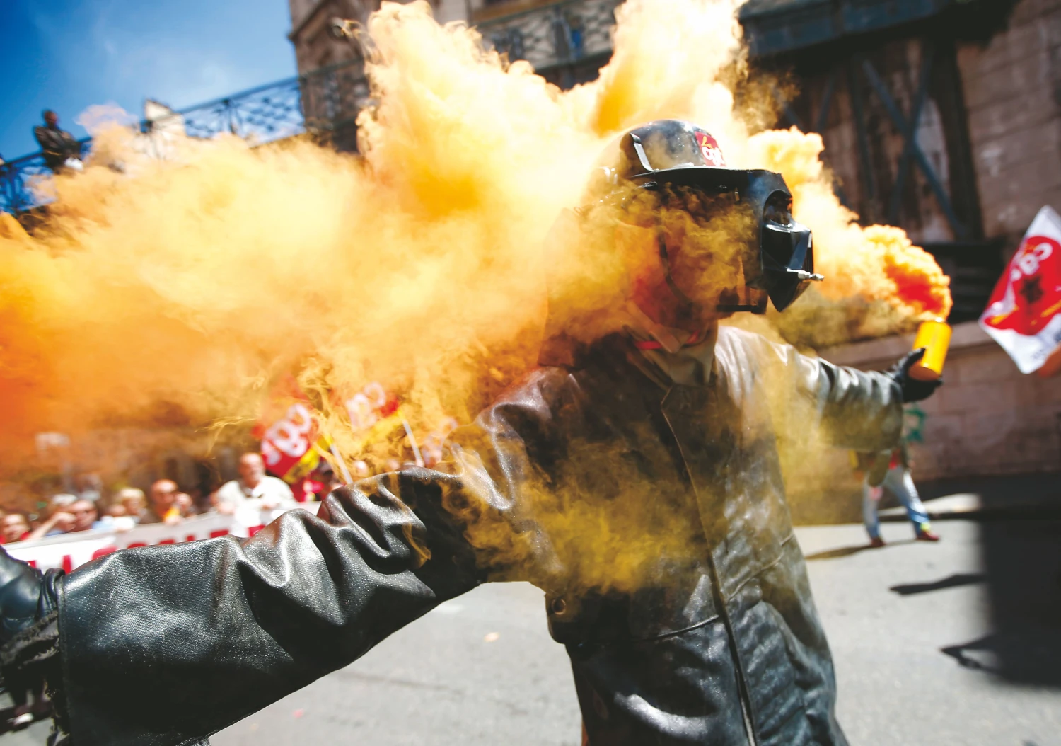 Europa skilusi – jaunesni gyventojai palankiai vertina ES, o tarp vyresnių gyventojų vyrauja neigiamas požiūris. JEANO PAULIO PELISSIER („REUTERS“ / „SCANPIX“) NUOTR.