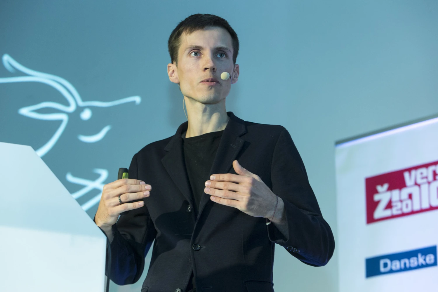 Domantas Užpalis, UAB „Mulate“ direktorius, atkreipia dėmesį, kad šokolado gamyba pasaulyje auga geometrine progresija, įrangos poreikis didėja, todėl įmonė imasi naujos veiklos. Juditos Grigelytės (VŽ) nuotr.