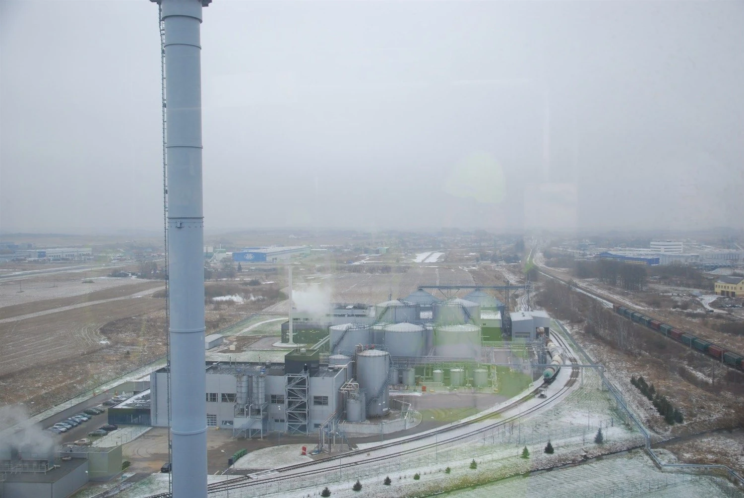 Jeigu Seimas priimtų siūlomą įstatymą dėl atliekų deginimo įrenginių statybos apribojimo, iškiltų klausimas dėl jau kelerius metus veikiančios termofikacinės jėgainės Klaipėdoje. Mildos Ancevičės (VŽ) nuotr.

