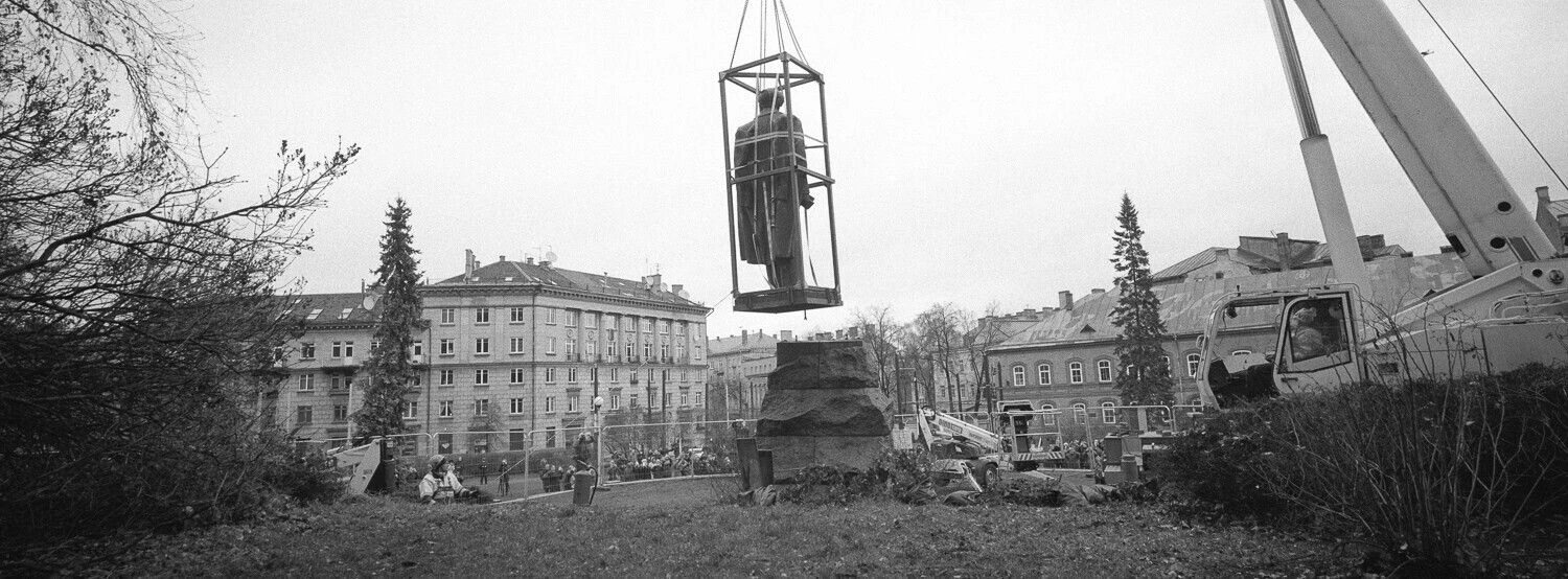 „Cvirkos paminklo nukėlimas“, Virgilijaus Usinavičiaus-Augulio nuotr.