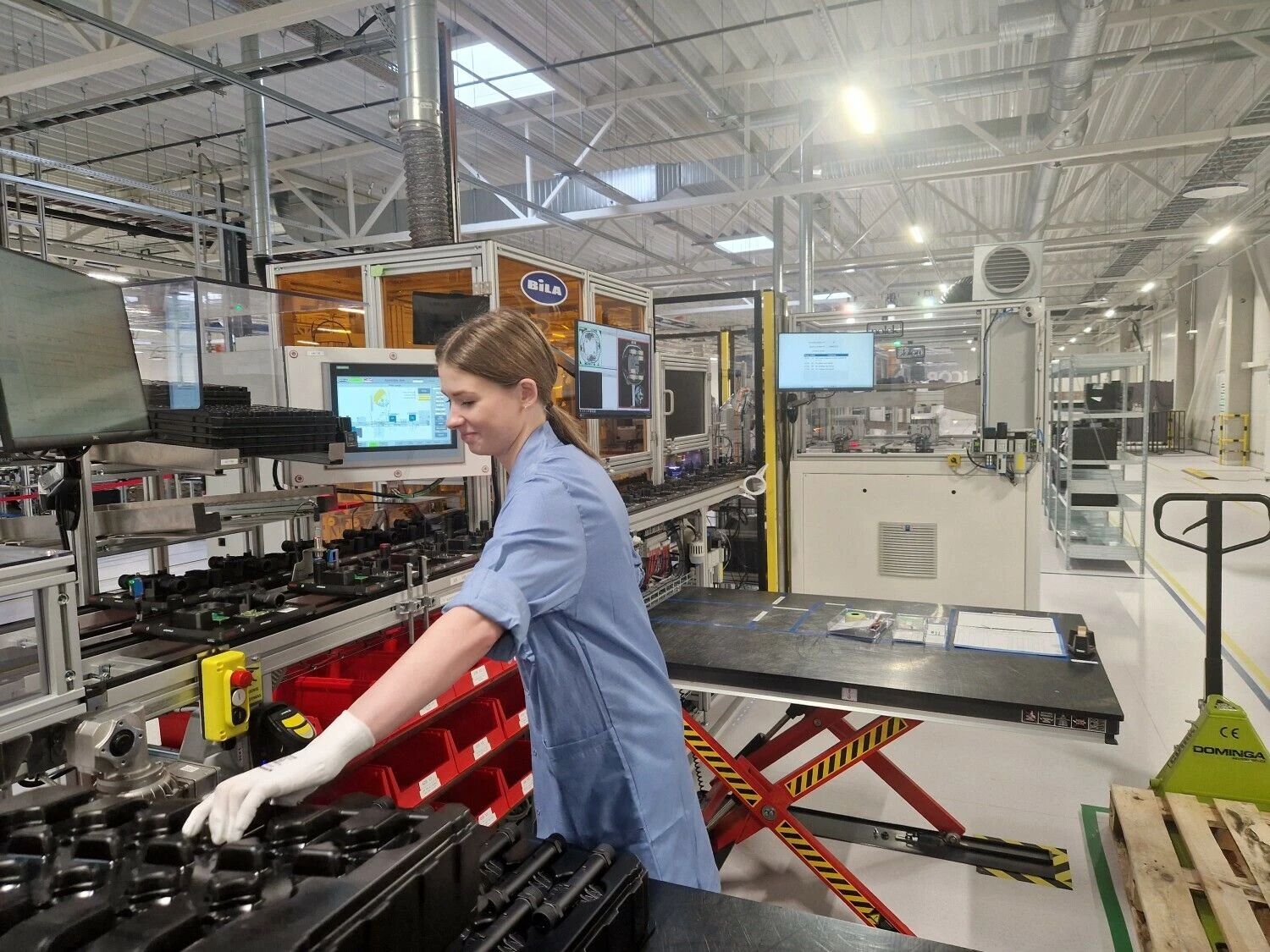 Nauja išmaniųjų skaitiklių gamybos linija. Tautvydo Lukaševičiaus (VŽ) nuotr.