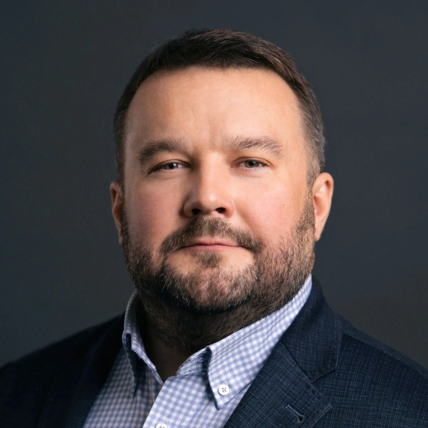 Aurimas Karnejevas, „Telia" įrangos vadovas: „Iš telekomunikacijų sektoriaus vartotojai vis dažniau tikisi ne tik duomenų apsaugos ir saugumo internete, energijos taupymo sprendimų, bet ir įrangos bei su ja susijusių procesų tvarumo.“ (BENDROVĖS NUOTR.)