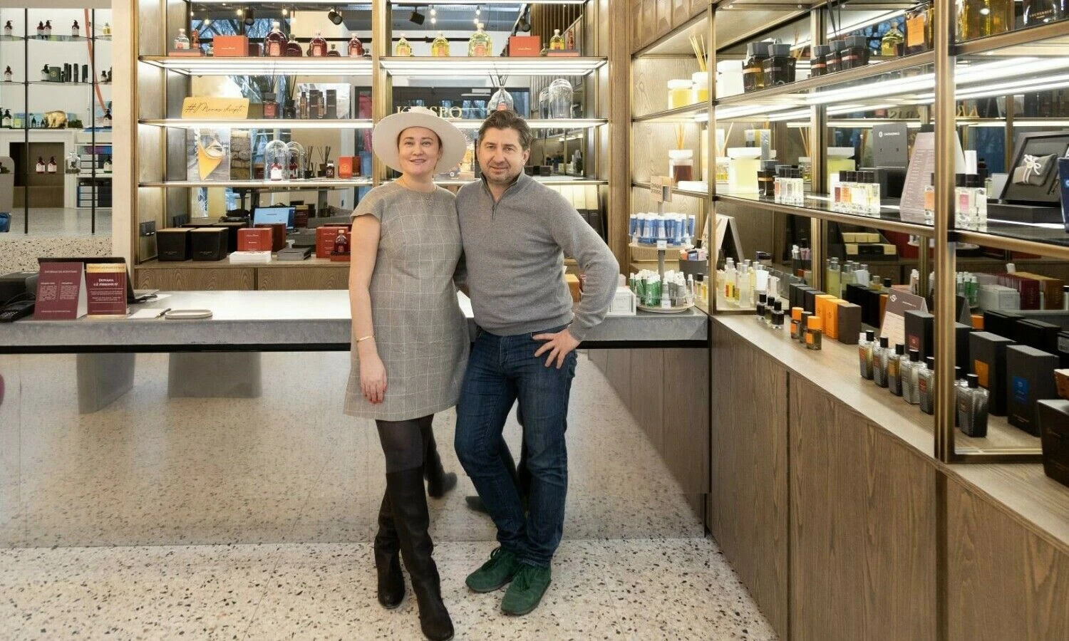 Kristina ir Povilas Stroliai, UAB „Audrineta“, valdančios užuolaidų salonus, ir namų kvapų UAB „Krispo“ bendraturčiai. Vladimiro Ivanovo (VŽ) nuotr.