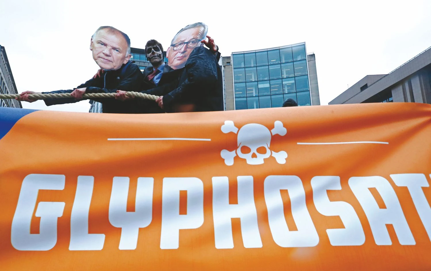 Glifosatas pernai tapo vienu pagrindinių ES politinių klausimu. Yves Hermano („Reuters“ / „Scanpix“) nuotr.