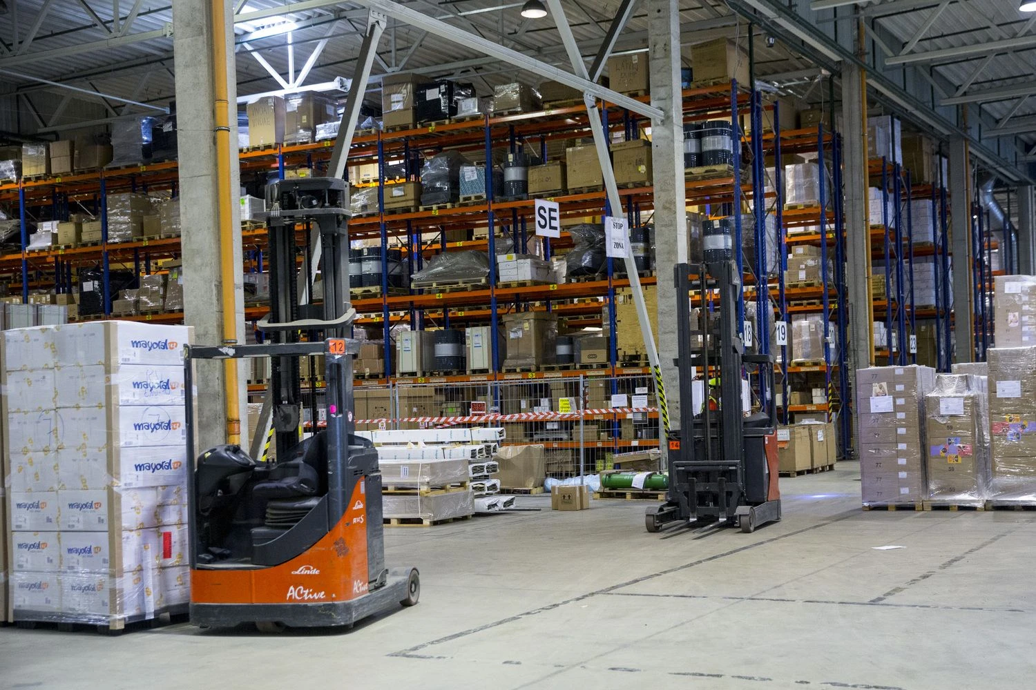 UAB „Schenker“ logistikos terminalas prie Vilniaus. Vladimiro Ivanovo (VŽ) nuotr.