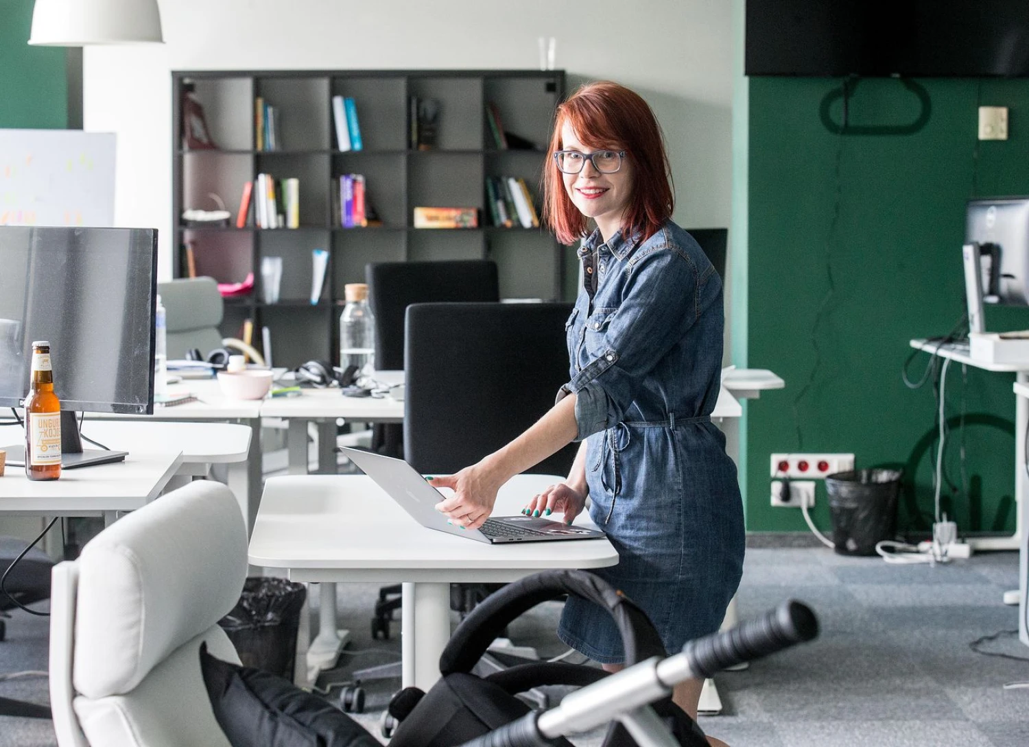 Marta Sprogytė, UAB „Tesonet“ personalo vadovė, sako, kad kalbantis su kandidatais vengia šabloninių klausimų, į kuriuos visi turi paruošę atsakymus.
Juditos Grigelytės (VŽ) nuotr.