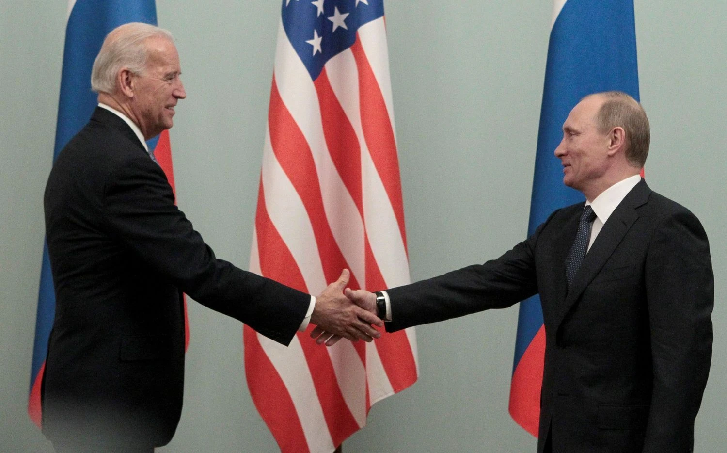 Joe Bidenas, JAV prezidentas ir Vladimiras Putinas, Rusijos prezidentas.  Alexanderio Natruskino („Reuters“ / „Scanpix“) nuotr. 