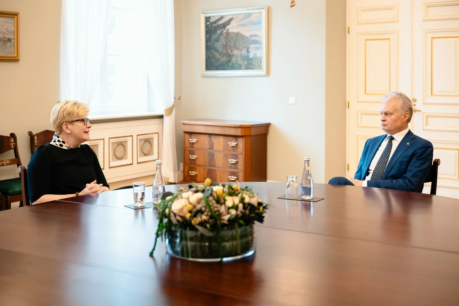 Naujo švietimo ministro klausimą premjerė I. Šimonytė aptarė su prezidentu G. Nausėda. Eitvydo Kinaičio (Prezidento kanceliarija) nuotr.
