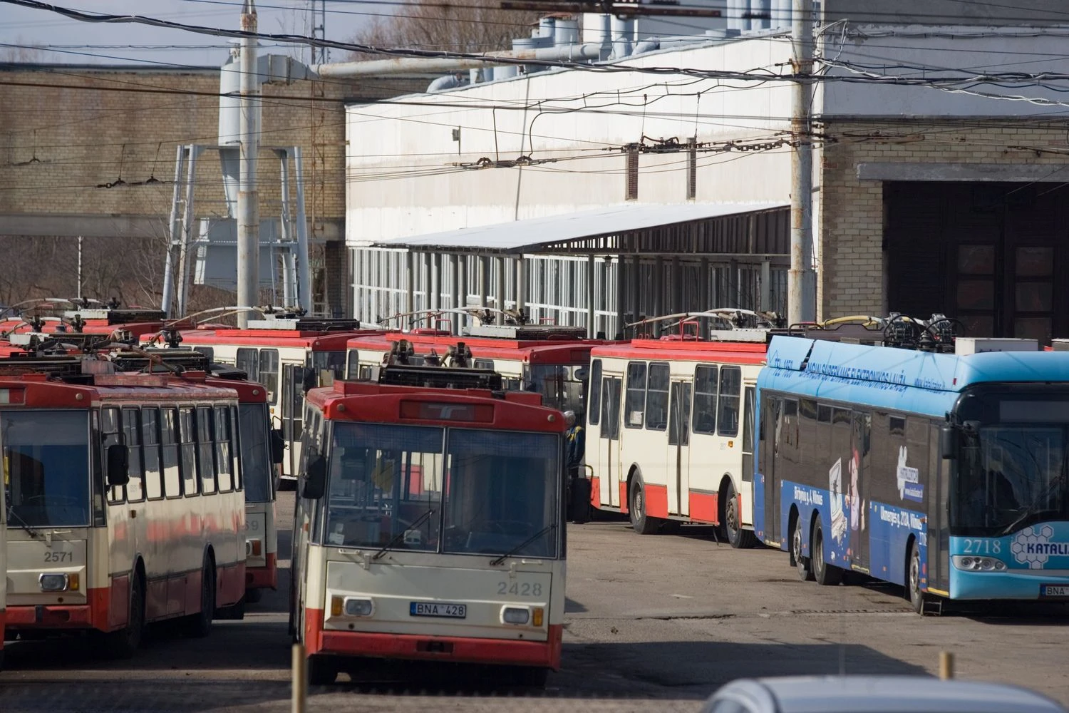 UAB „Vilniaus viešasis transportas“, troleibusų parkas. Vladimiro Ivanovo (VŽ) nuotr.