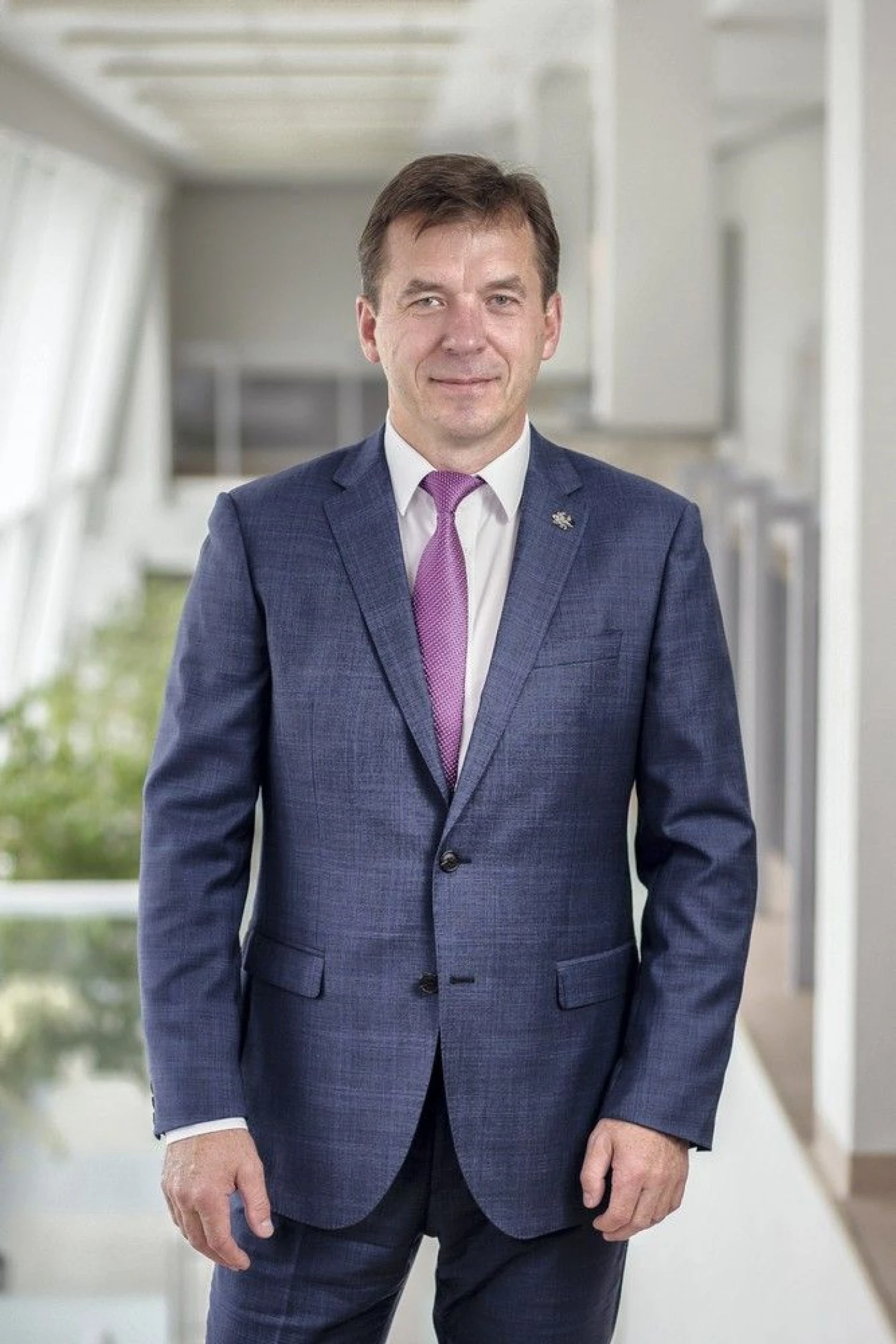 LoRa tinkle ir LoRa protokolu veikiantys jutikliai ir davikliai pasižymi išskirtinai mažu energijos eikvojimu –  jų baterijos dirba 10 ir daugiau metų, o radijo signalas sklinda 15 km ir didesniu atstumu. Tai leidžia klientams siūlyti technologiškai efektyvius sprendimus palyginti nedidele kaina“, – teigia Telecentro vadovas Remigijus Šeris