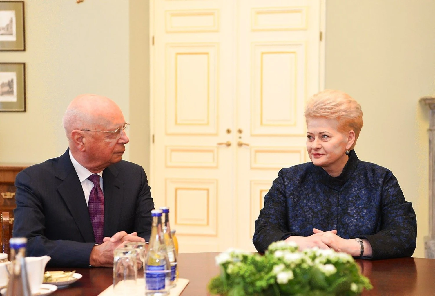 Prezidentė Dalia Grybauskaitė Vilniuje susitiko su Pasaulio ekonomikos forumo Davose įkūrėju ir valdybos pirmininku Klausu Schwabu. Roberto Dačkaus (Prezidento kanceliarija) nuotr.  