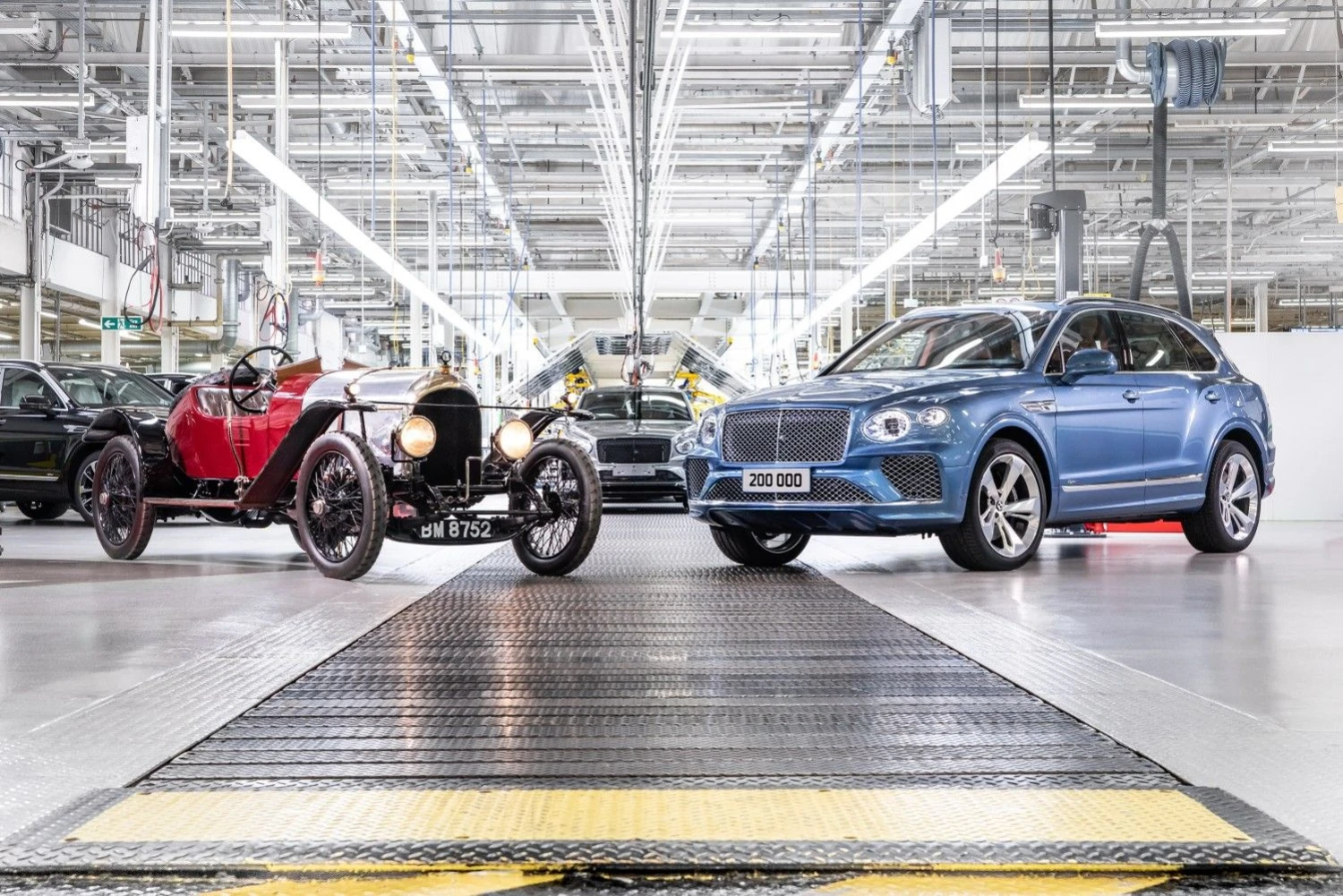 Ypatinga proga: šalia aplinkai draugiškiausio „Bentley“ modelio „Bentayga Hybrid“ – pirmasis gamintojo automobilis XP 2.