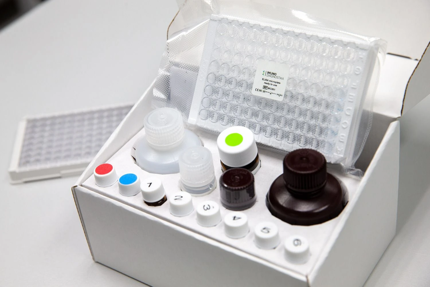 UAB „Imunodiagnostika“ laboratorijos. Kiekybinis COVID-19 antikūnių testas. Juditos Grigelytės (VŽ) nuotr.