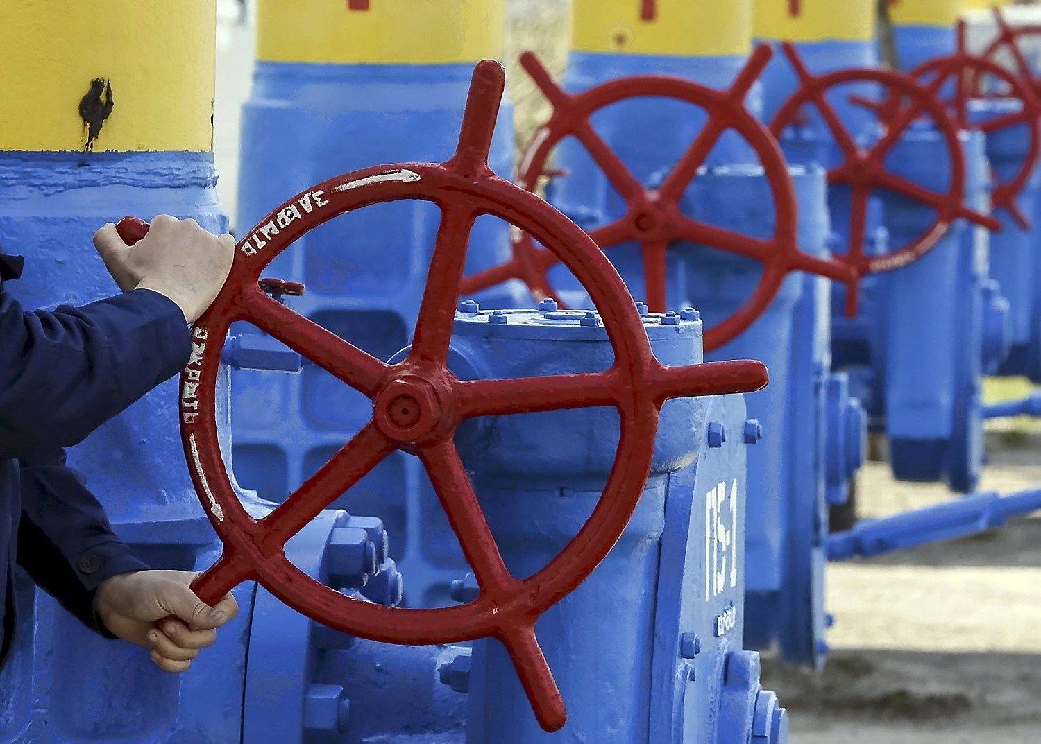 Dujos Europoje parduodamos už tiek pat arba pigiau, nei kainuoja jas išgauti ir pristatyti. „Reuters“ nuotr. 
