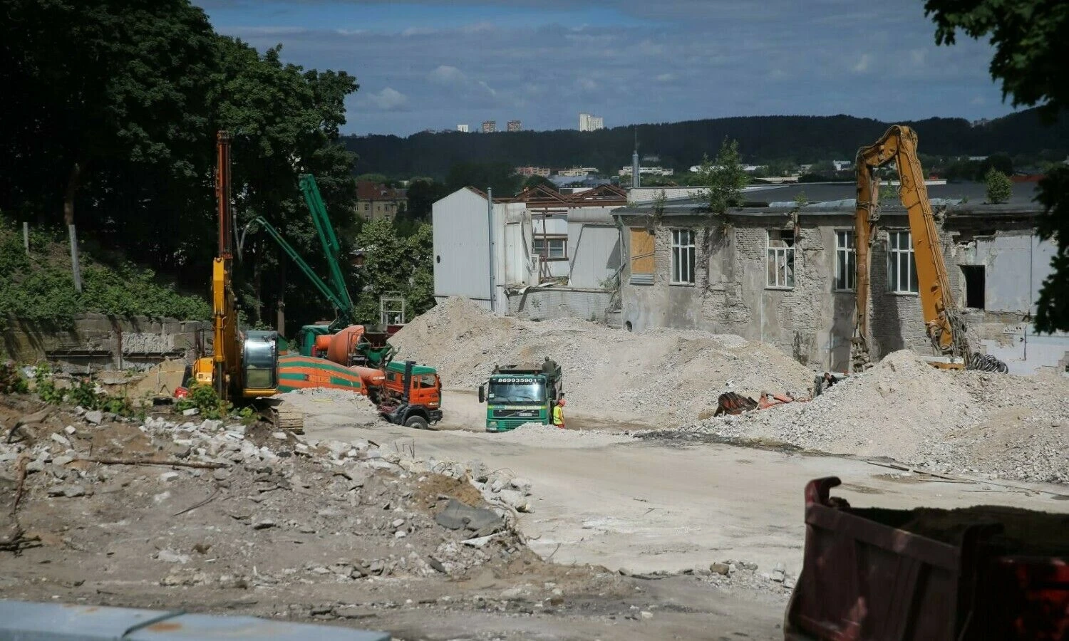 „Vilniaus tauro“ alaus daryklos griovimo darbai. Vladimiro Ivanovo (VŽ) nuotr.