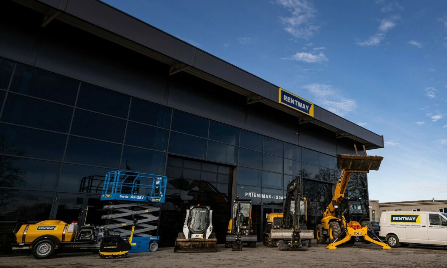 „Rentway“ klientai nuomojasi ir sunkiąją techniką, pvz., kasimo, krautuvus, ir smulkiąją, pvz., įrankius metalui ir medžiui, betonavimui, o taip pat mobilius bokštelius, šildymo ir džiovinimo įrangą.