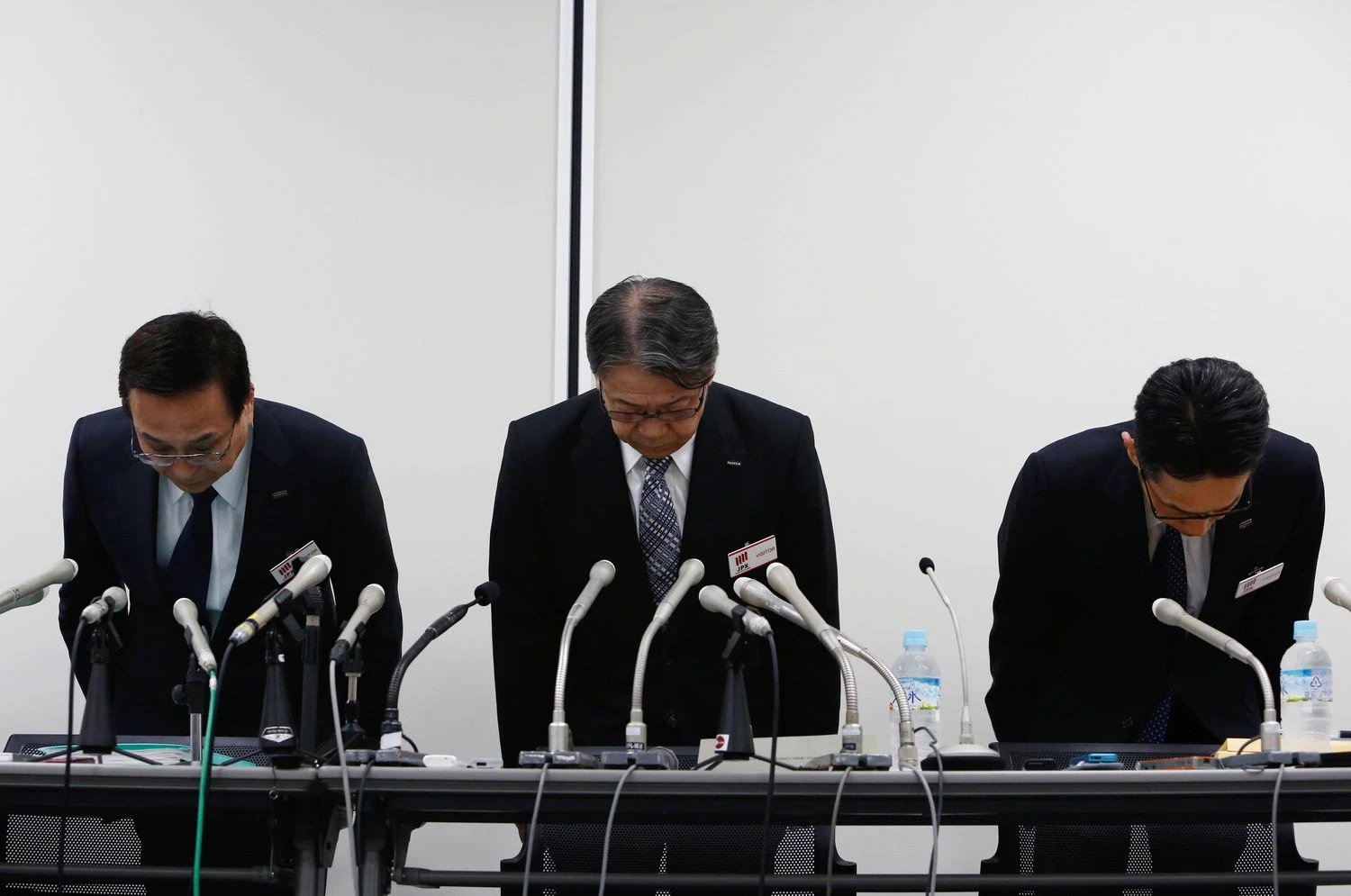 Fujifilm Holdings Corp's President and Chief Operating Officer Kenji Sukeno (C) attends a news conference in Tokyo, Japan June 12, 2017. REUTERS/Kim Kyung-Hoon
