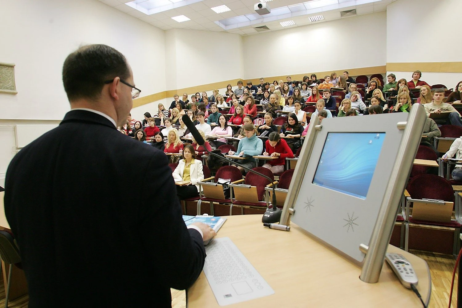 Vienintelė populiarėjanti verslo studijų kryptis – 12 mėnesių kursai. Ši studijų kryptis labiausiai populiarėja Europoje, kur verslo magistrantūros programos paprastai trumpesnės. Juditos Grigelytės (VŽ) nuotr. 