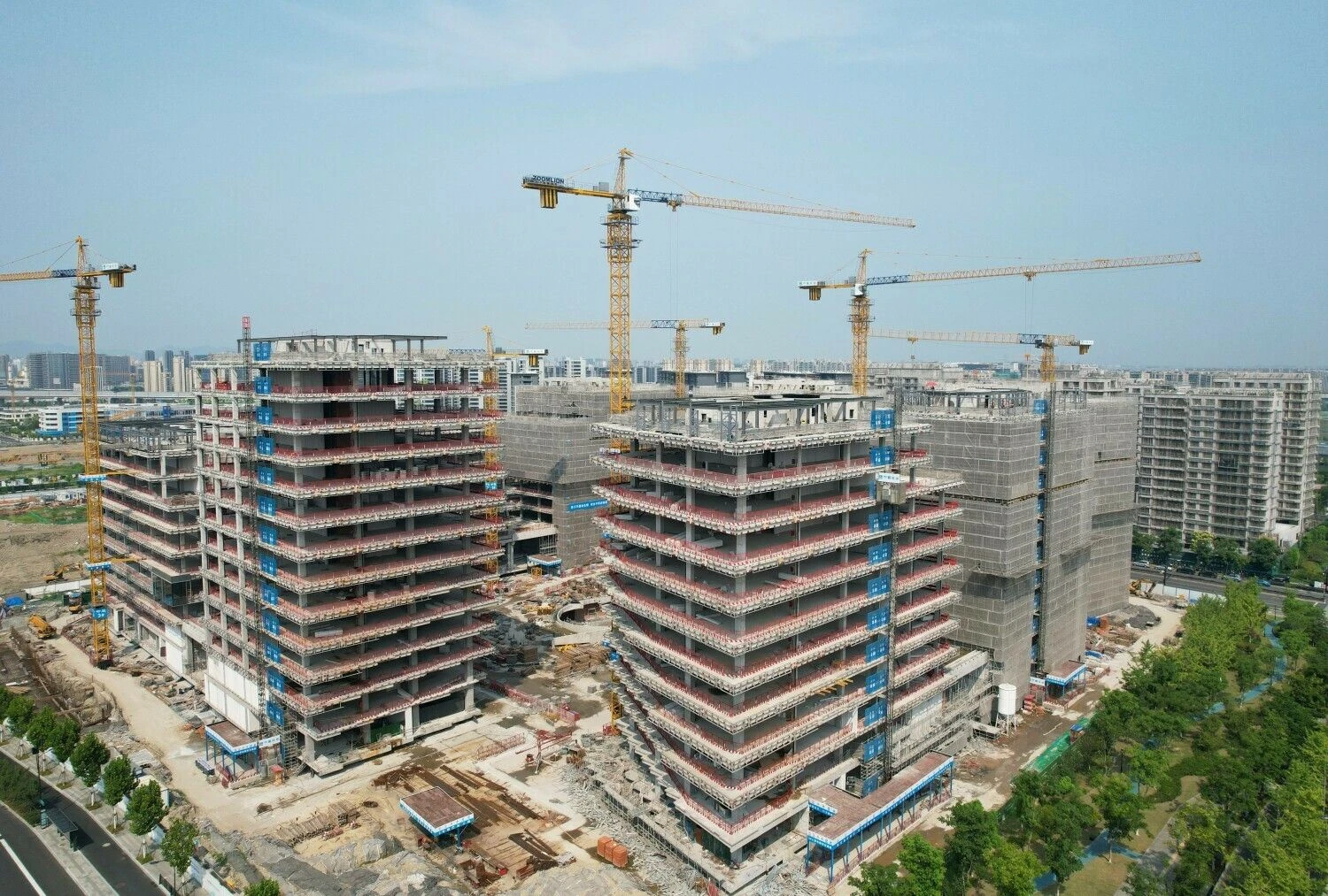 NT burbulas Kinijoje sprogo dar 2023 m. Ten NT kainos smuko 30-40%, atskirais vertinimais ir 60%.  „Scanpix“ nuotr.