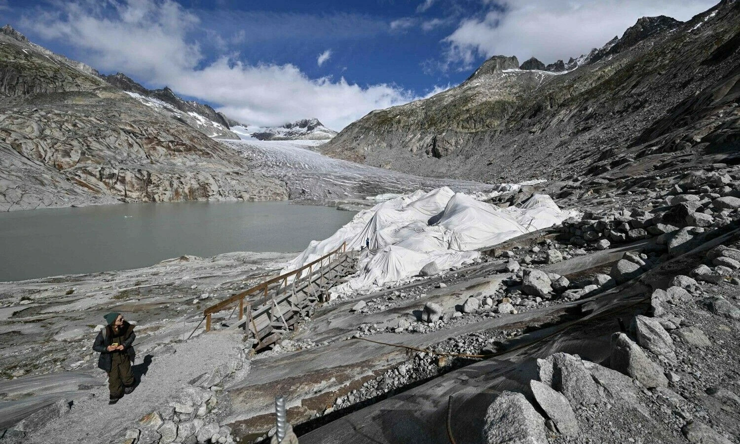 Šveicarijos Alpės, Ronos ledyno dalis, 2024 m. rugsėjo 30 d. Fabrice'o Coffrini (AFP / „Scanpix“) nuotr.
