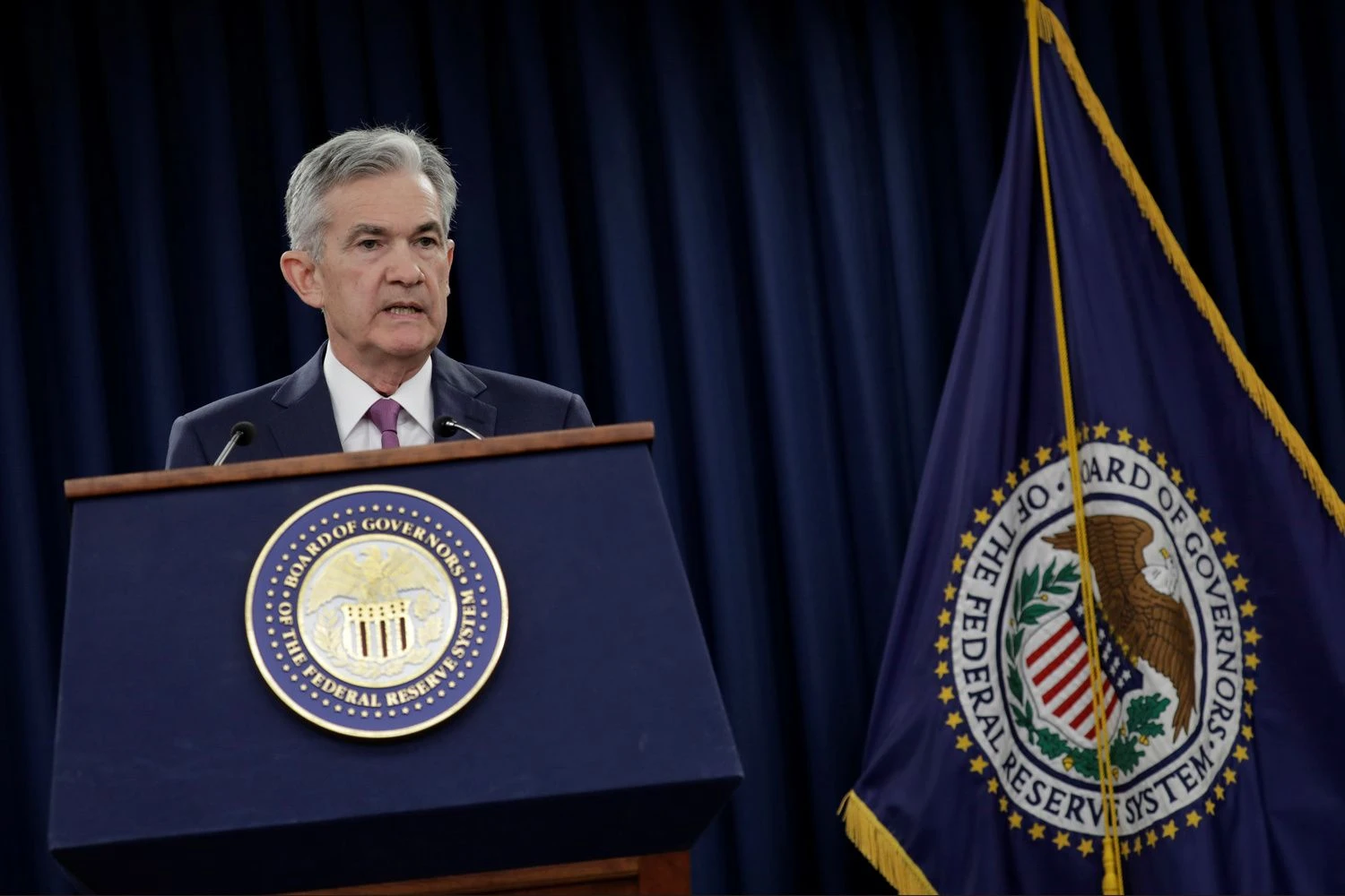 Federal Reserve Board Chairman Jerome Powell speaks at his news conference after the two-day meeting of the Federal Open Market Committee (FOMC) on interest rate policy in Washington, U.S., June 13, 2018. REUTERS/Yuri Gripas