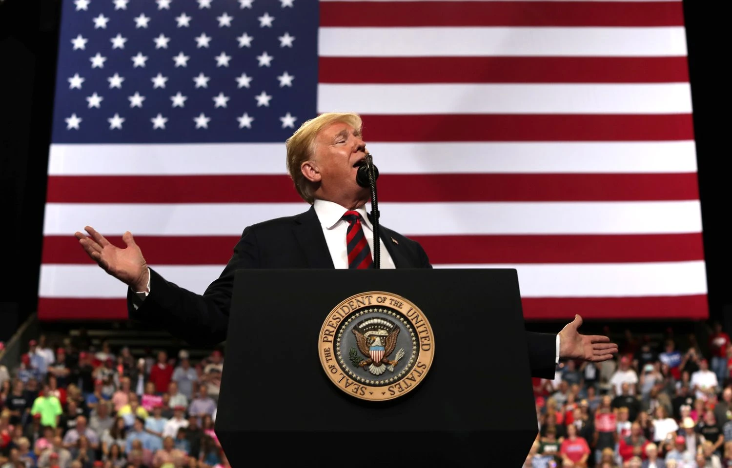 Trumpo reitingai yra žemiausi nei bet kurio kito prezidento per dešimtmečius. Mike‘o Segaro („Reuters“ / „Scanpix“) nuotr.