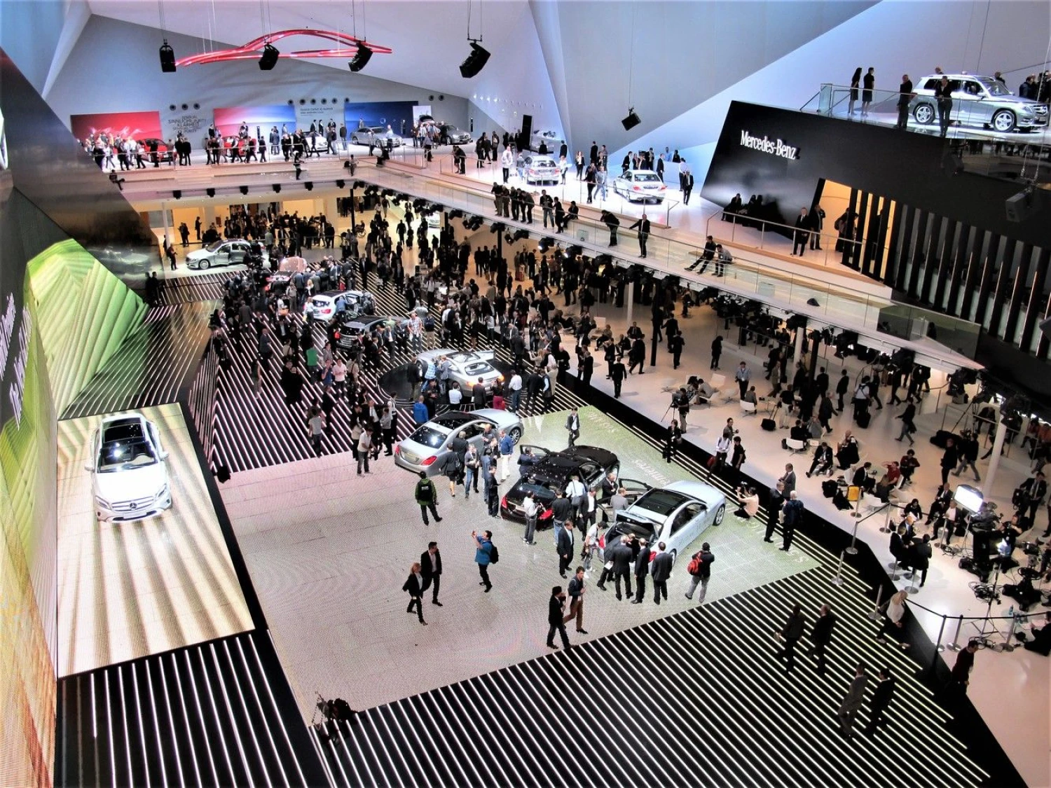 Didieji Vokietijos koncernai Frankfurte priblokšdavo įspūdingais paviljonais. Lino Butkaus (VŽ) nuotr.