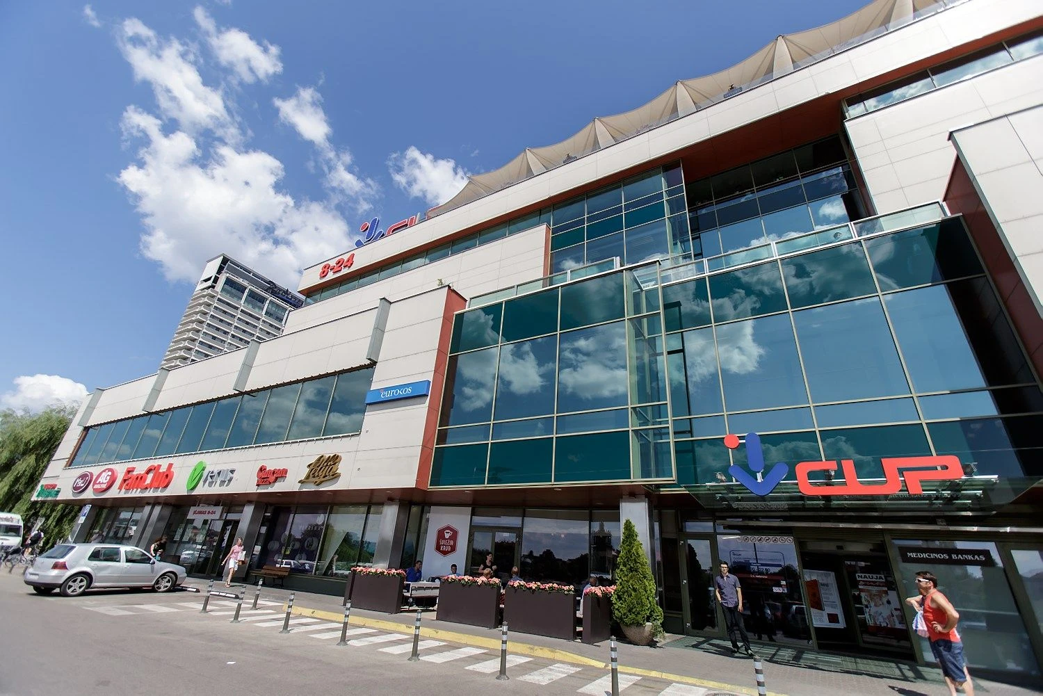 Prekybos centre veikia bendra visų parduotuvių personalo motyvacijos sistema. Vladimiro Ivanovo (VŽ) nuotr. 