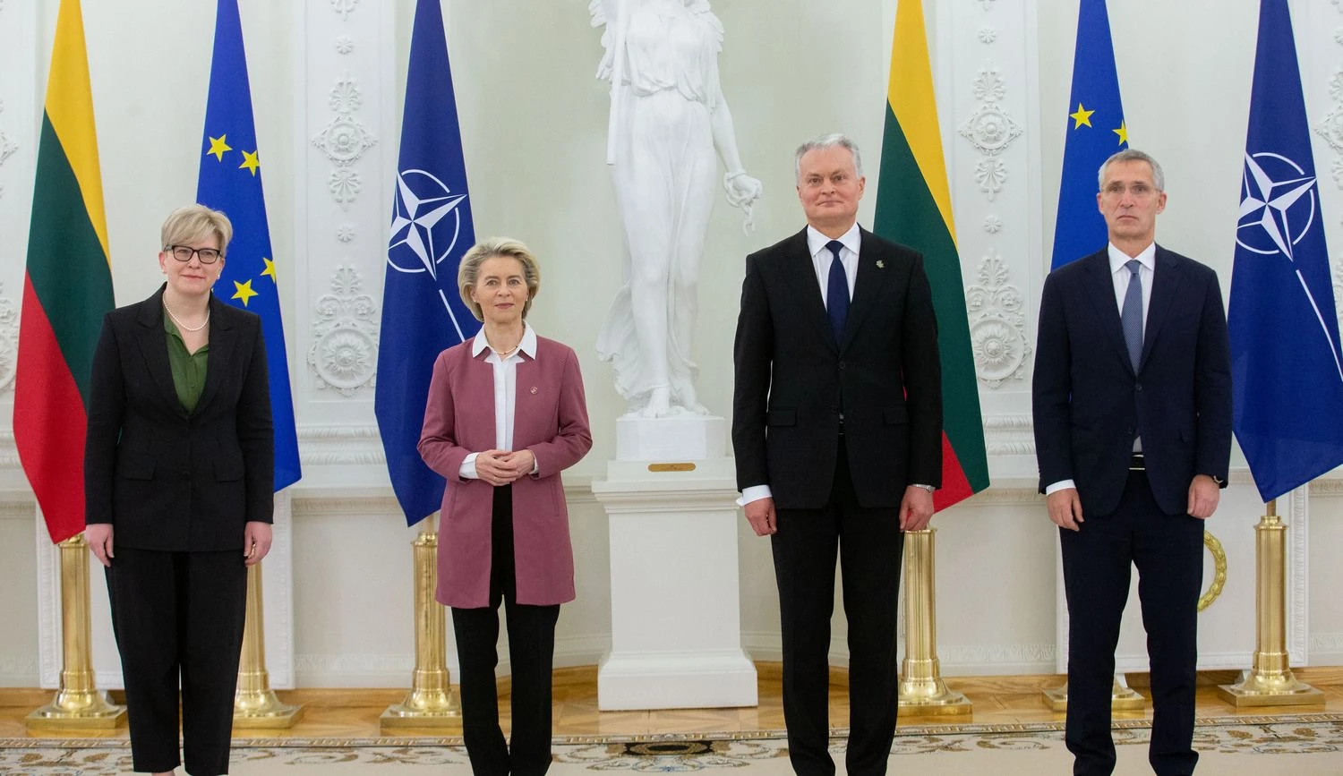 Prezidentas Gitanas Nausėda susitinka su NATO generaliniu sekretoriumi Jensu Stoltenbergu, Europos Komisijos pirmininke Ursula von der Leyen ir premjere Ingrida Šimonyte. Juditos Grigelytės (VŽ) nuotr.