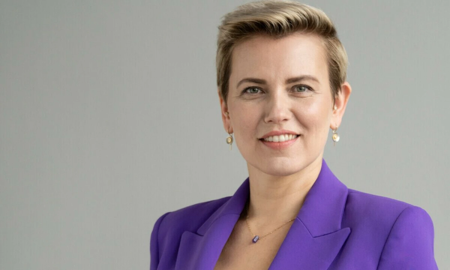 Goda Aleksaitė, Valstybinės vartotojų teisių apsaugos tarnybos vadovė, sako, kad VVTAT tikslas – ne bausti prasižengusias įmones už netinkamą reklamą, o jas konsultuoti ir mokyti. VVTAT nuotr.