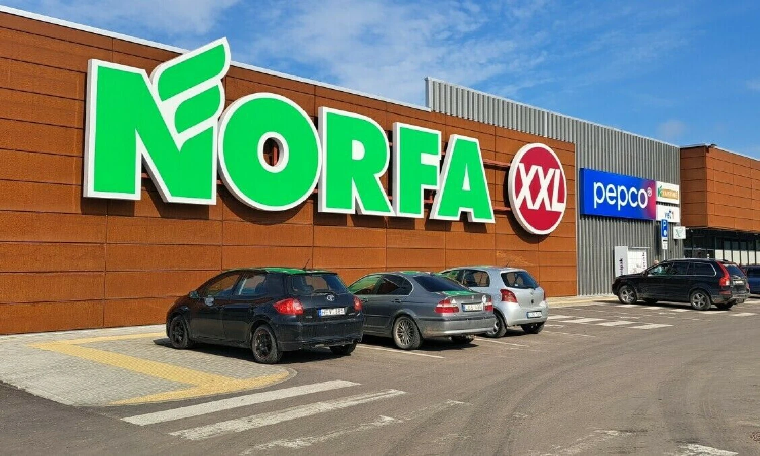 Parduotuvės „Norfa“ atnaujinamos kas 12–15 metų. Šiemet atidaryta nauja „Norfa“ Švenčionyse.