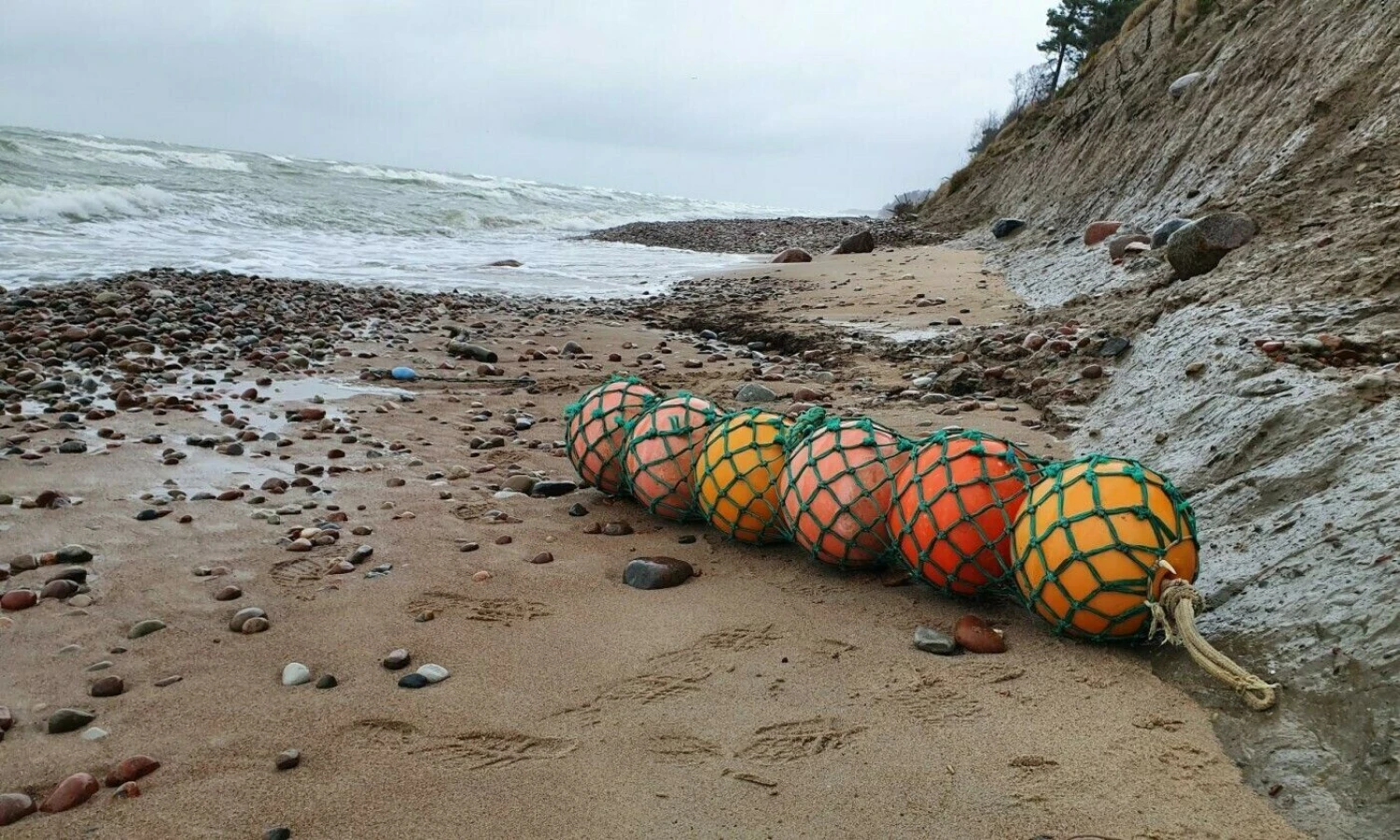 Jūros išmestas plūduras. Lino Butkaus (VŽ) nuotr.