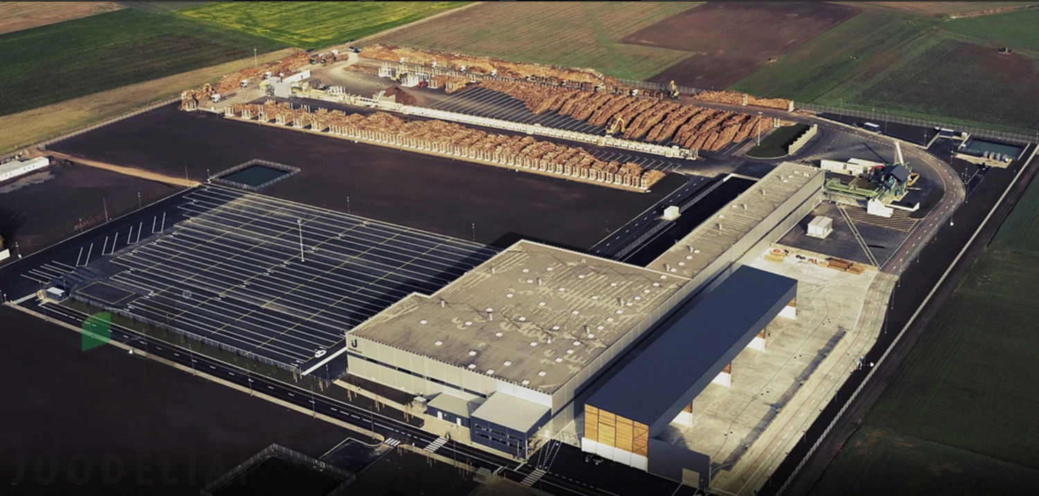 „Juodelių“ foto.