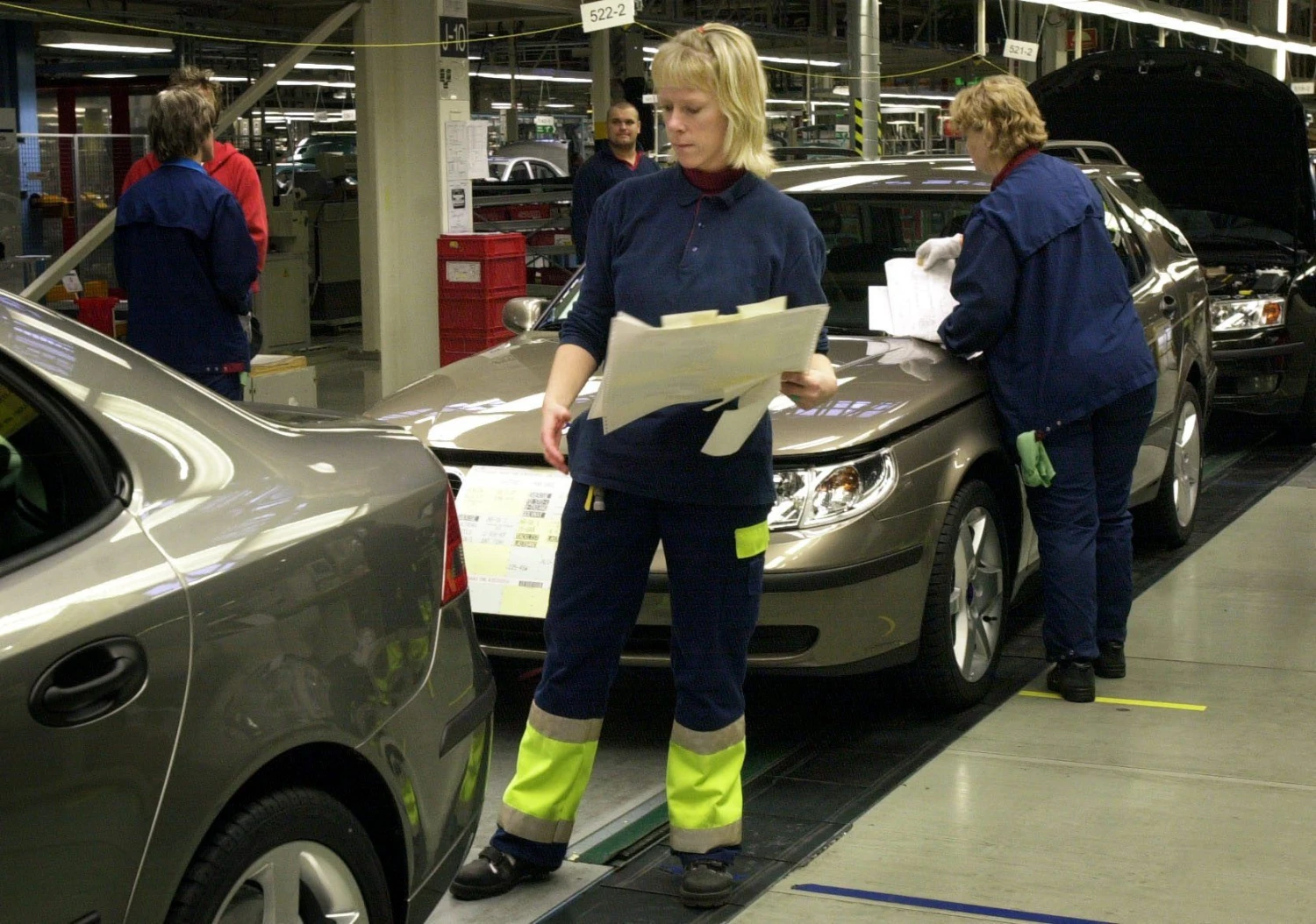 Rimčiausias uždavinys automobilių pramonei – užtikrinti, kad vis modernesnių automobilių valdymo neperimtų programišiai. Stefano Bennhage’o / „Scanpix“ nuotr.