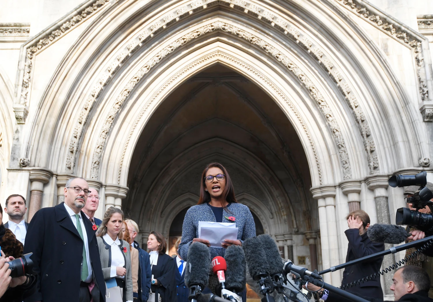 Gina Miller, ieškinio Anglijos teismui iniciatorė, tikisi parlamentinių debatų dėl „Brexit“. Toby Melville’io („Reuters“ / „Scanpix“) nuotr.